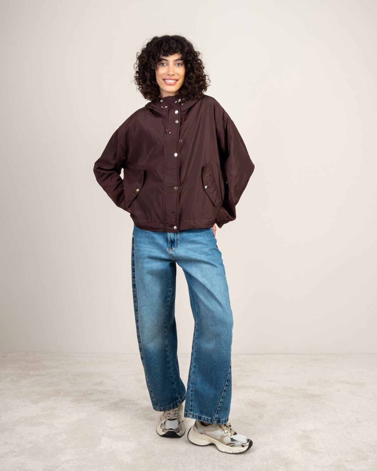 Lightweight jacket with 2 pockets