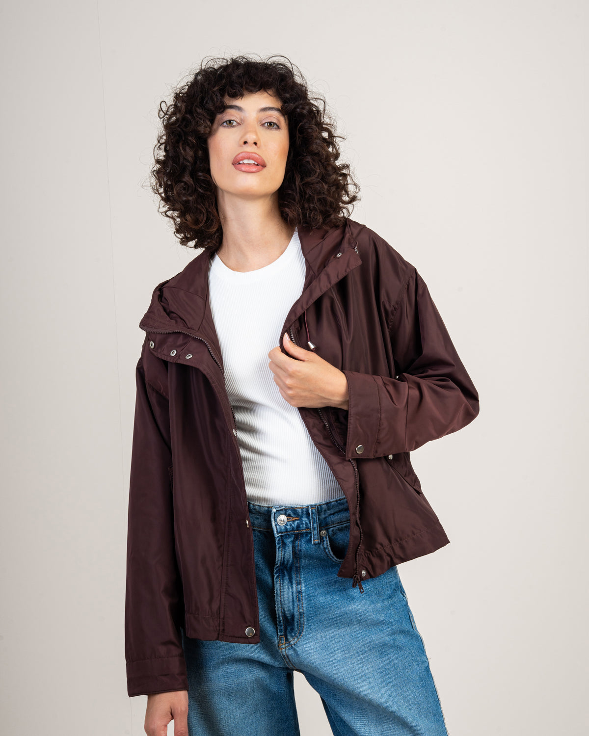 Lightweight jacket with 2 pockets