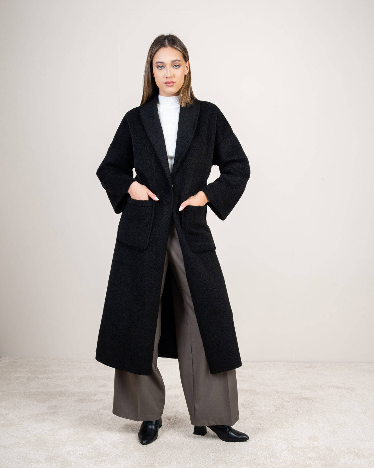Long wool jacket with 2 pockets
