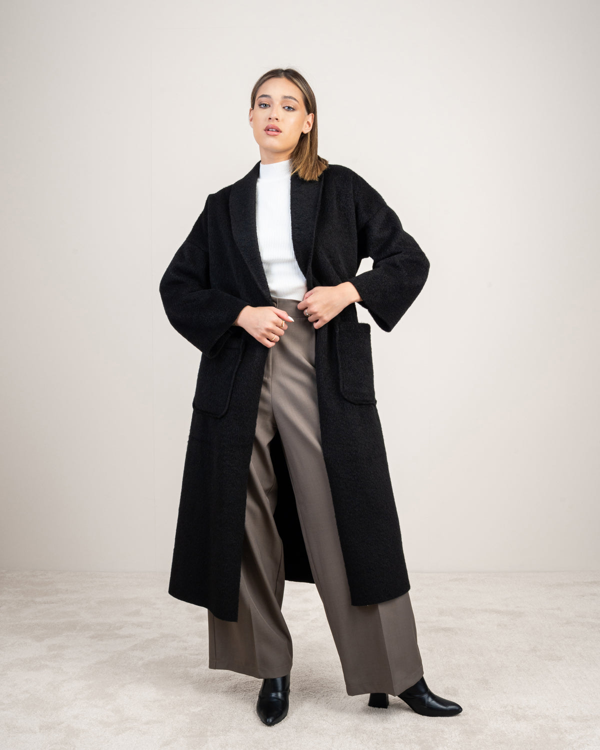 Long wool jacket with 2 pockets