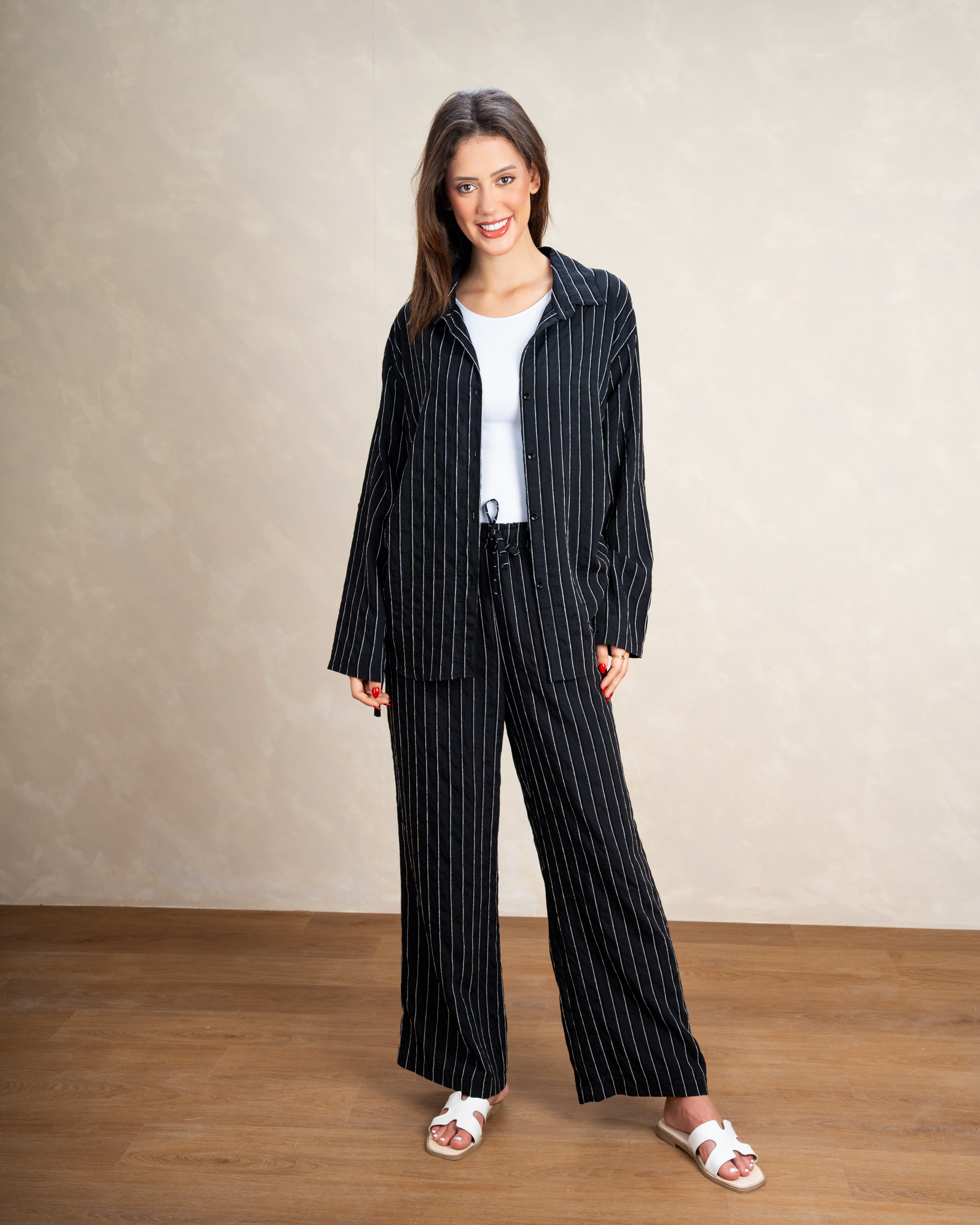 Vertical Striped Shirt With Subtle Color Line