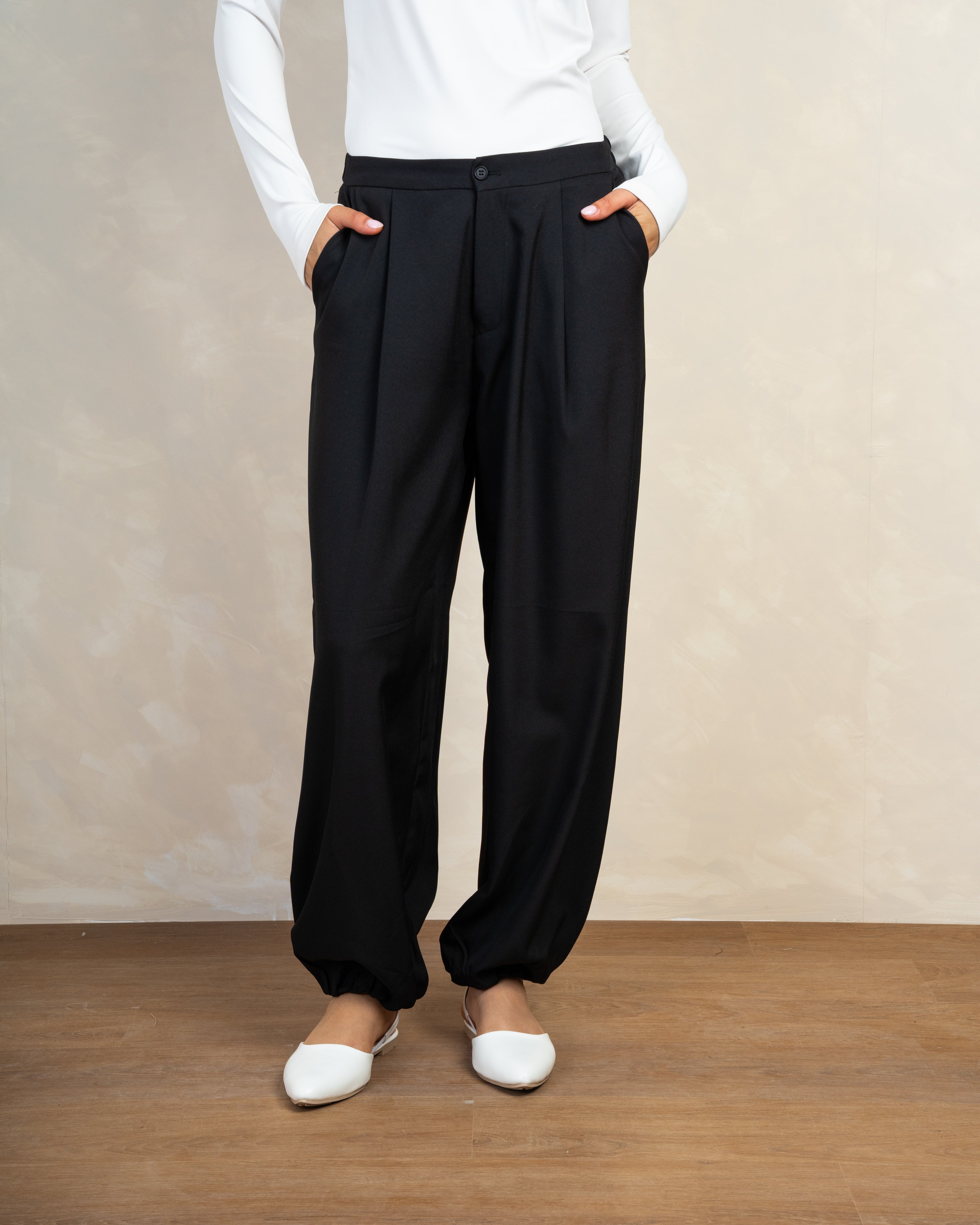 Classic Trouser With Elastic Leg