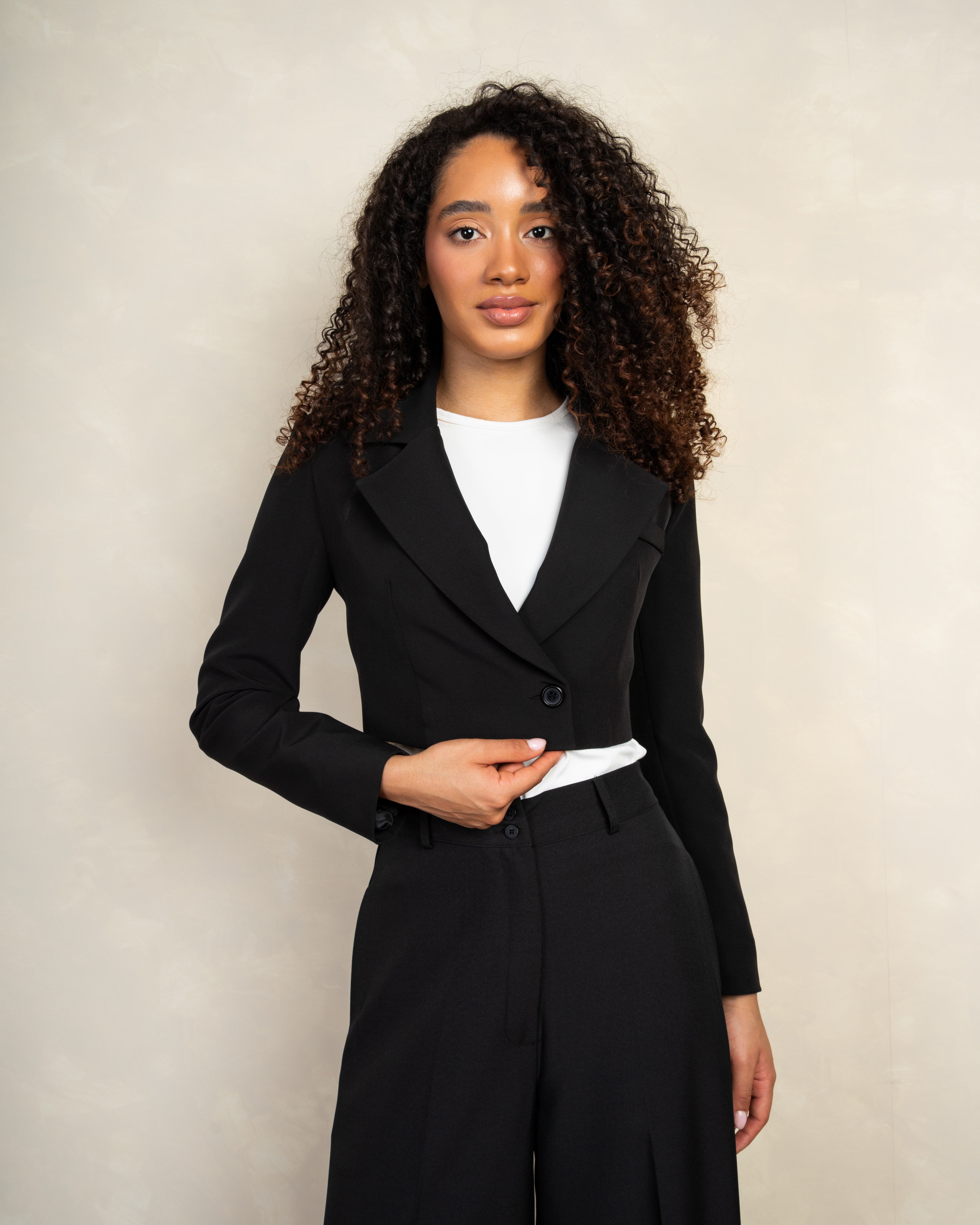 Short Plain Blazer With Button