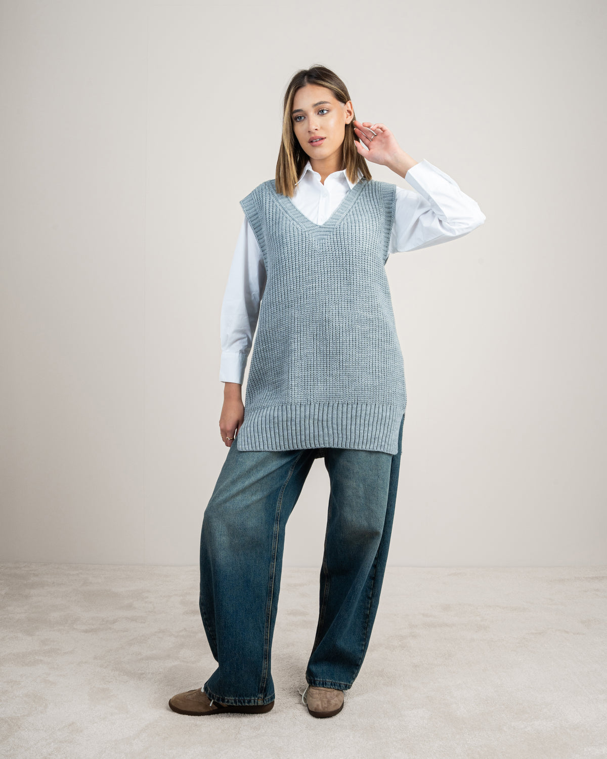 Side-open knit vest