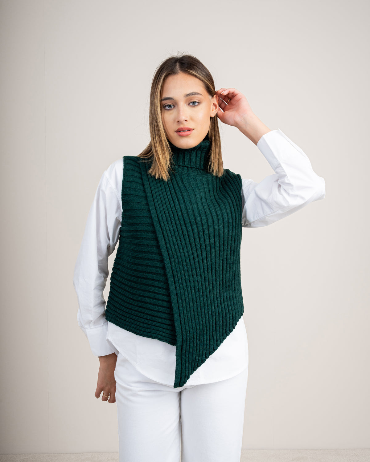 Knitted vest with a neckline