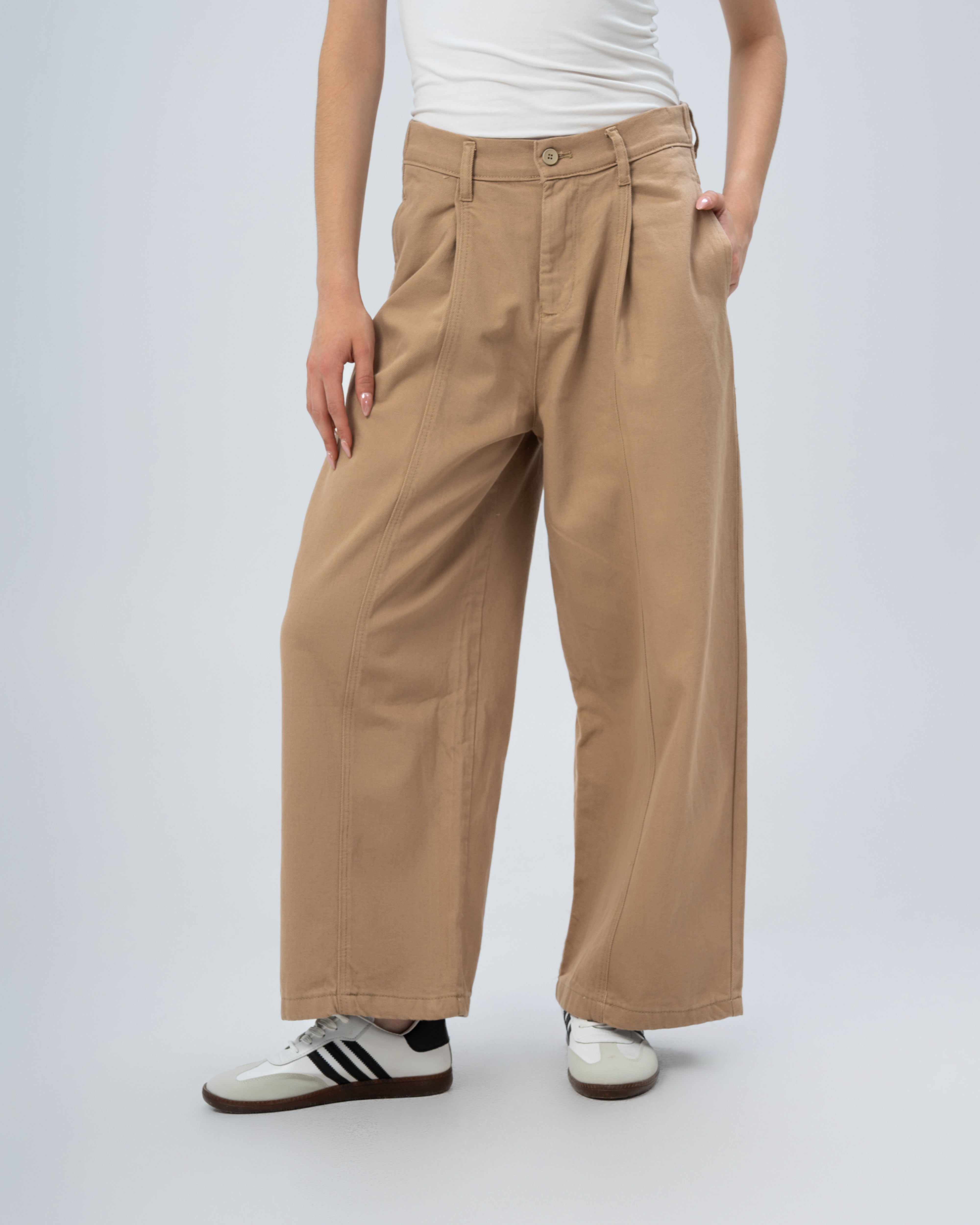 Gabardine trousers with two pockets