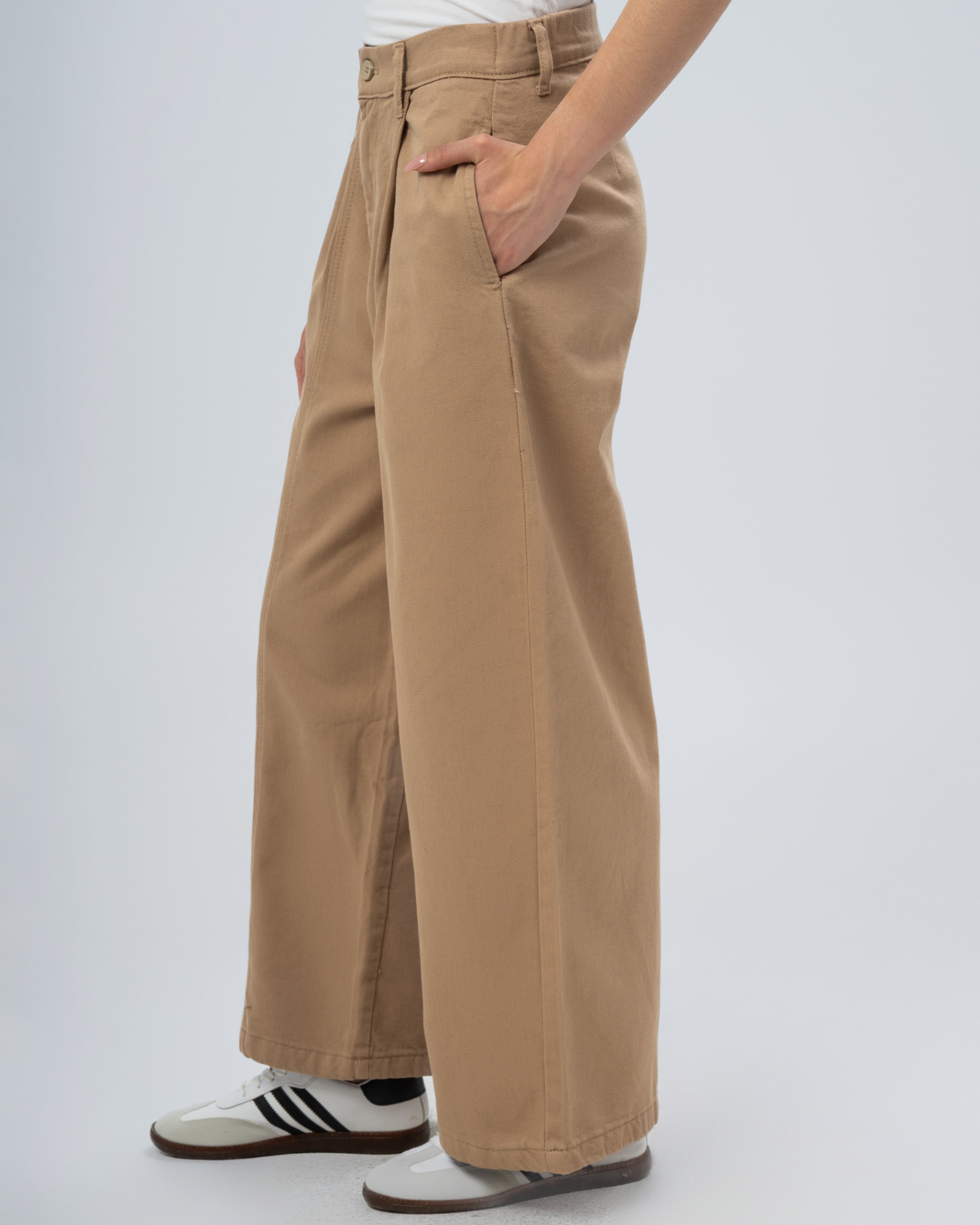 Gabardine trousers with two pockets