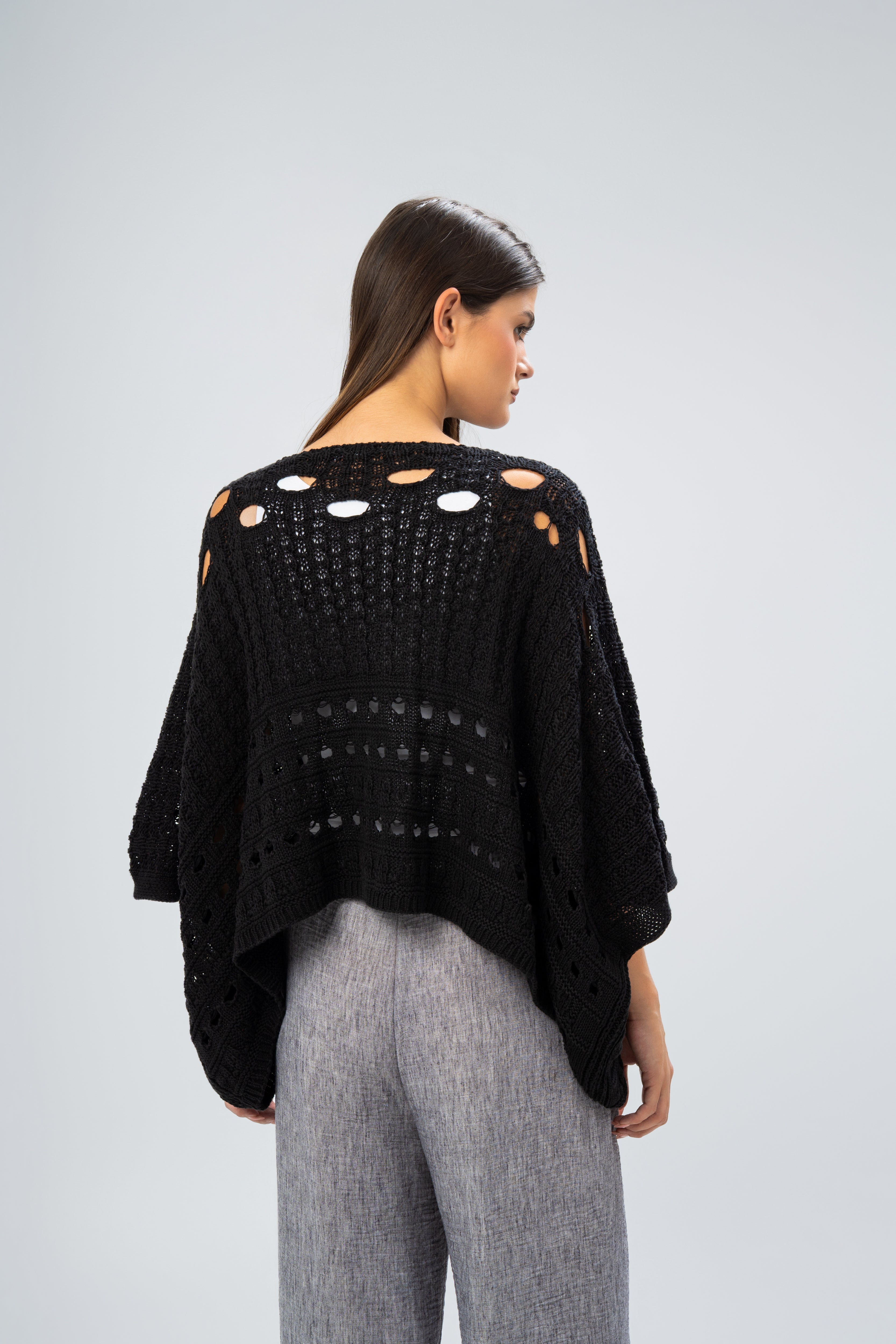 Knitwear Pullover - With Cutout Circles