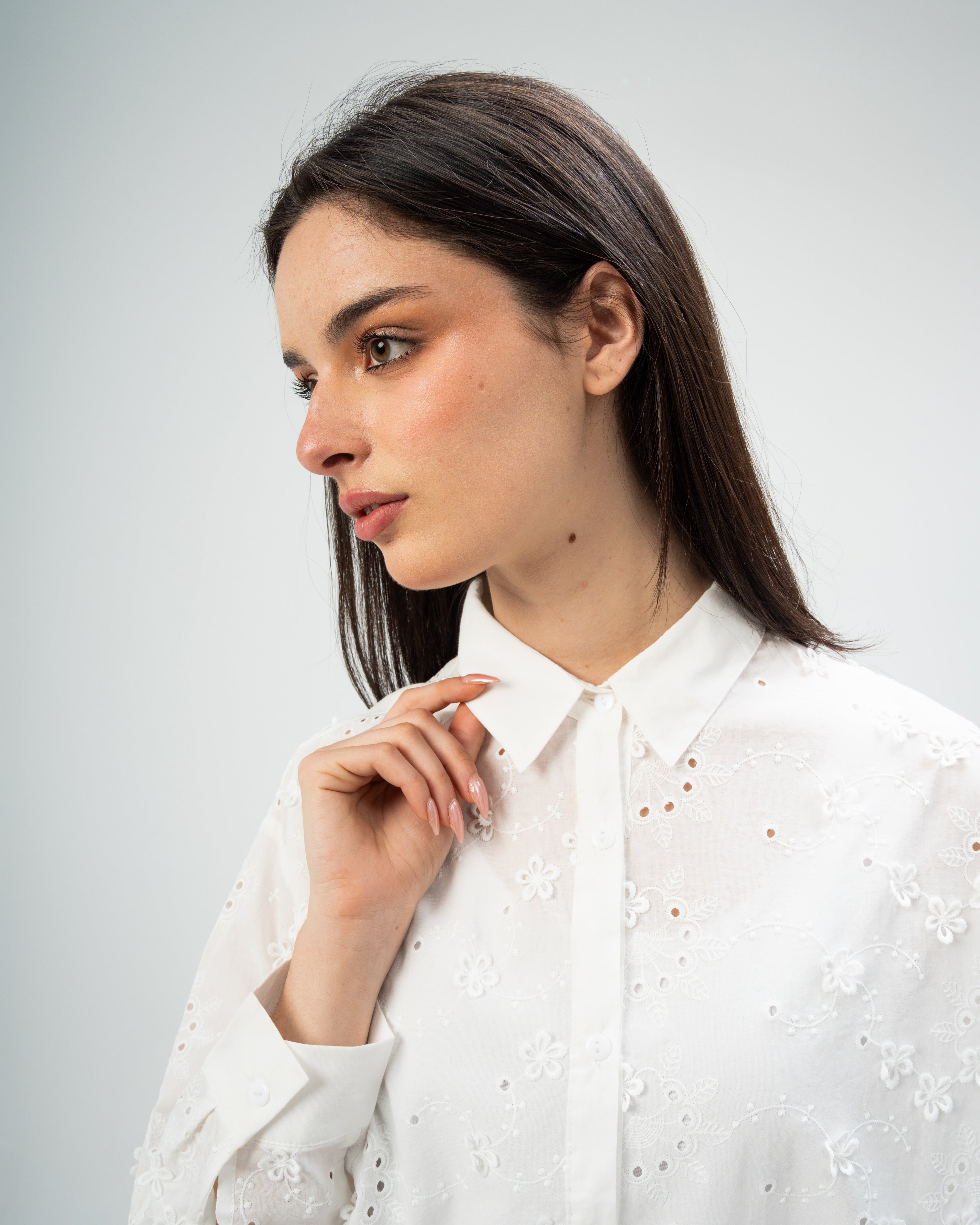 Plain embroidered shirt