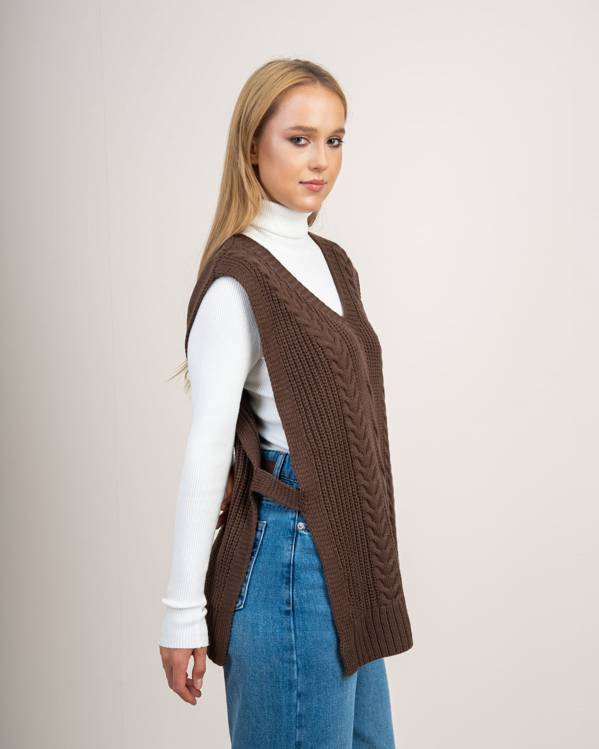 Cable Knitwear Vest - With Belt