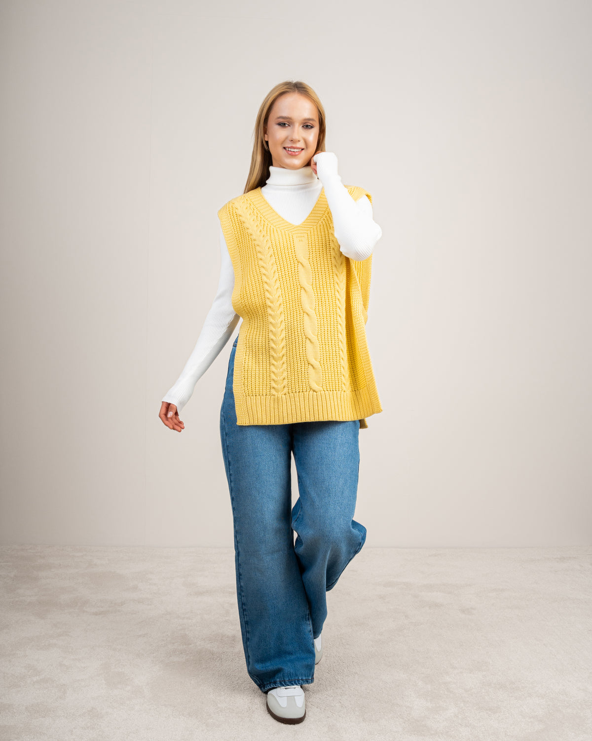 Cable Knitwear Vest - With Belt
