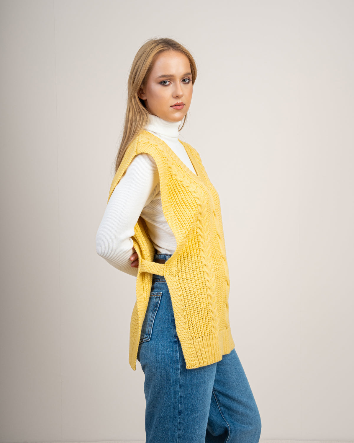 Cable Knitwear Vest - With Belt