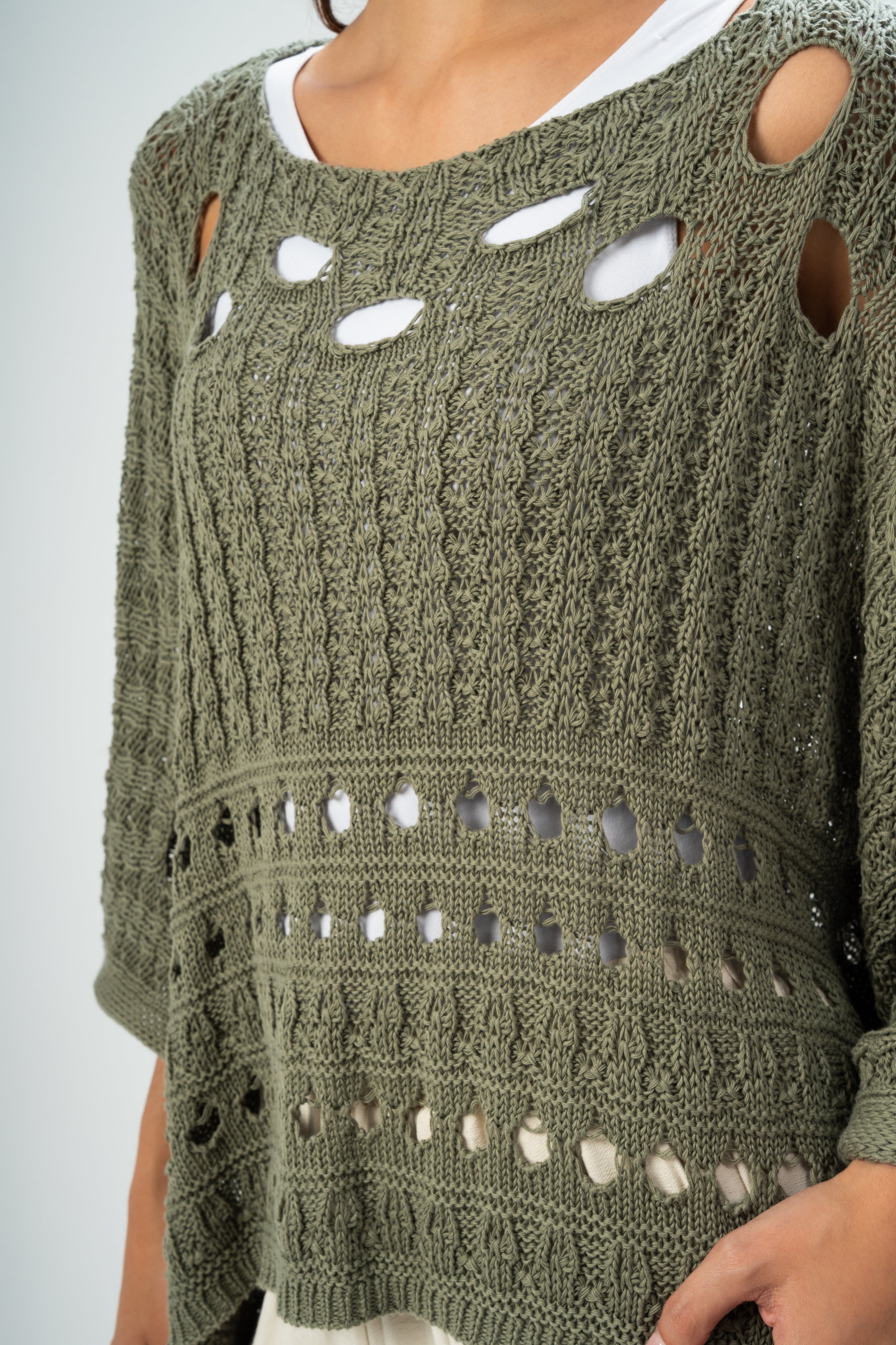 Knitwear Pullover - With Cutout Circles