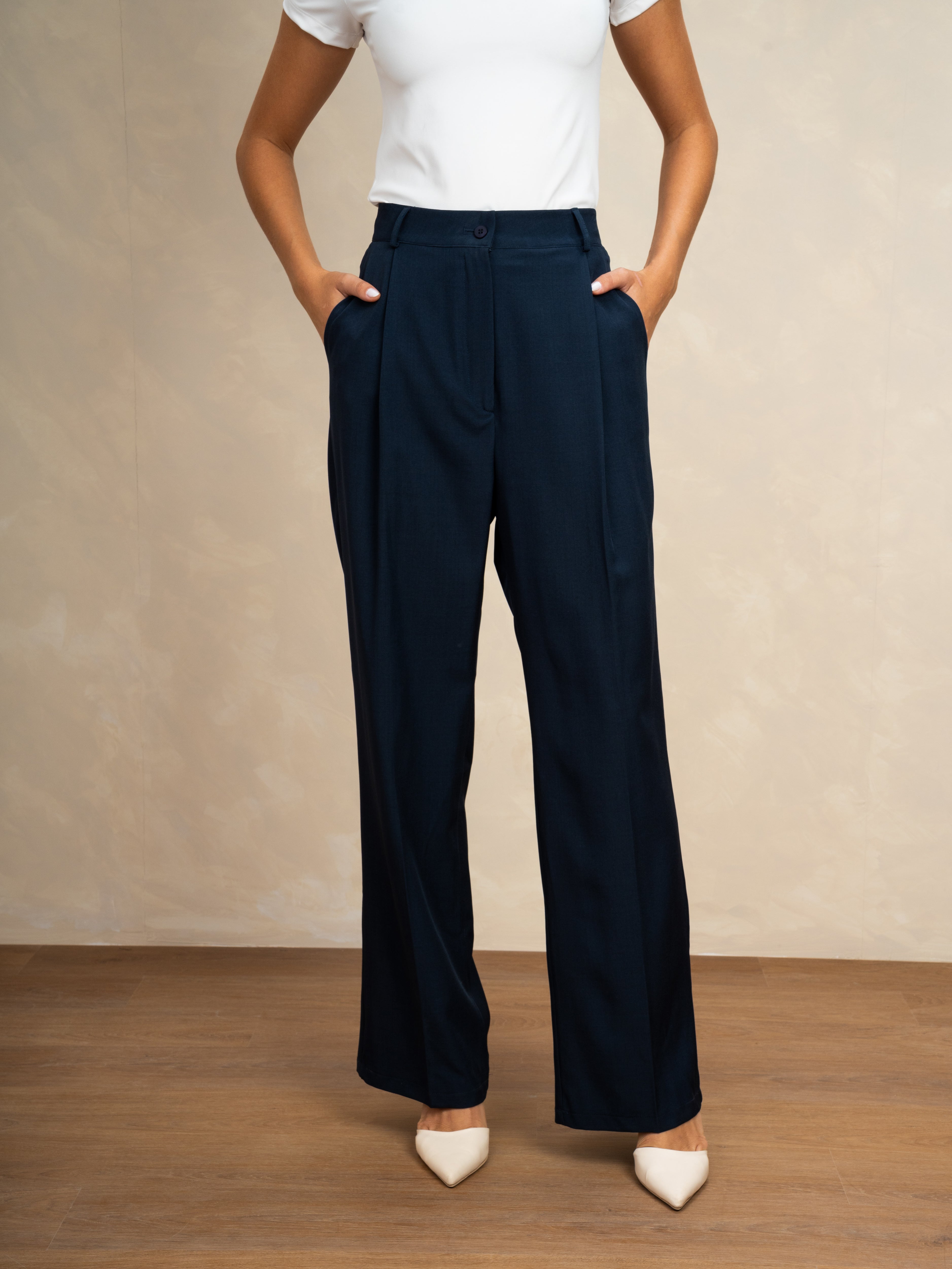 Classic Straight Leg - Trouser With Waist Button