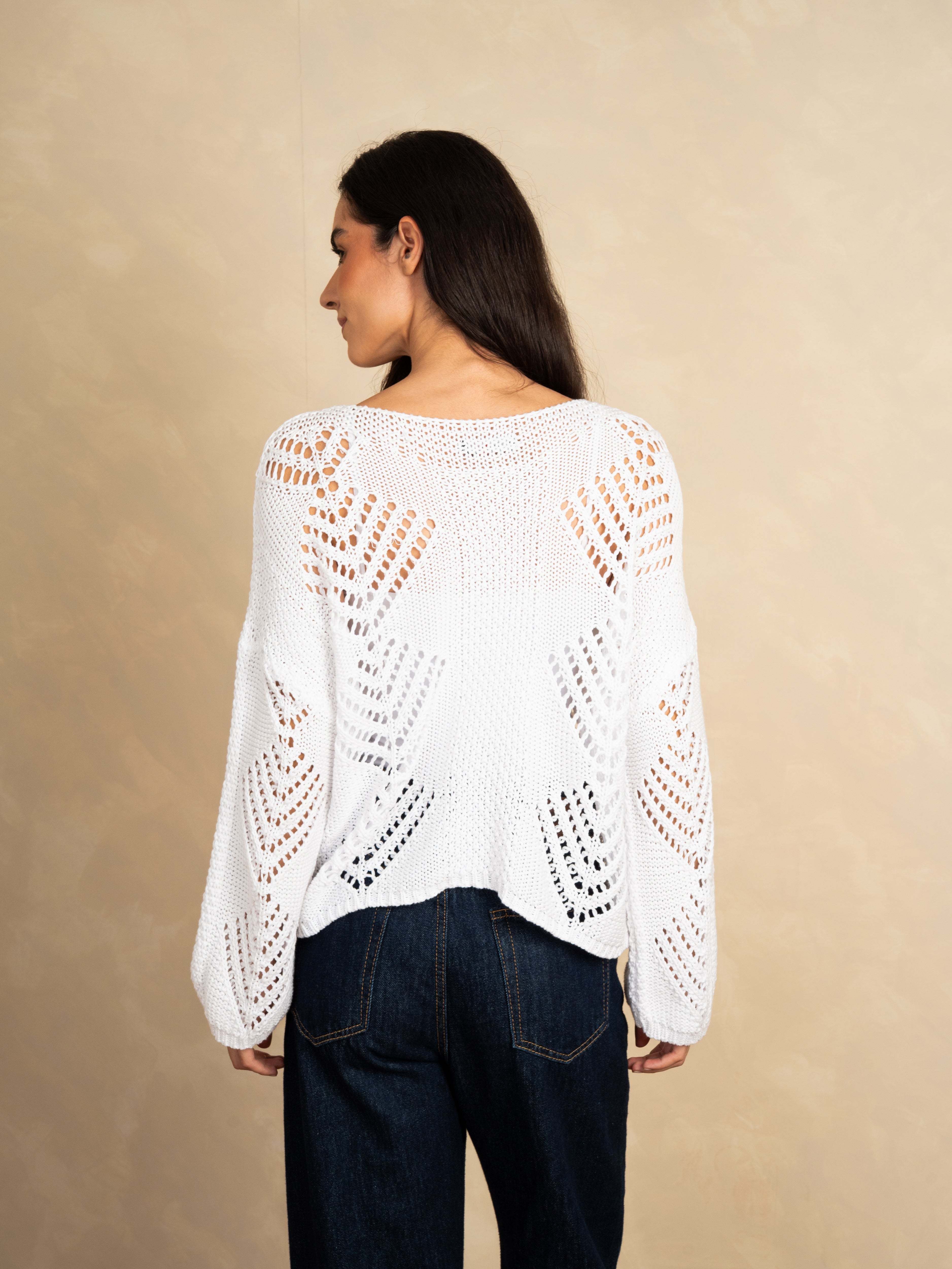 Knitwear Body With Cutout Triangle Pattern