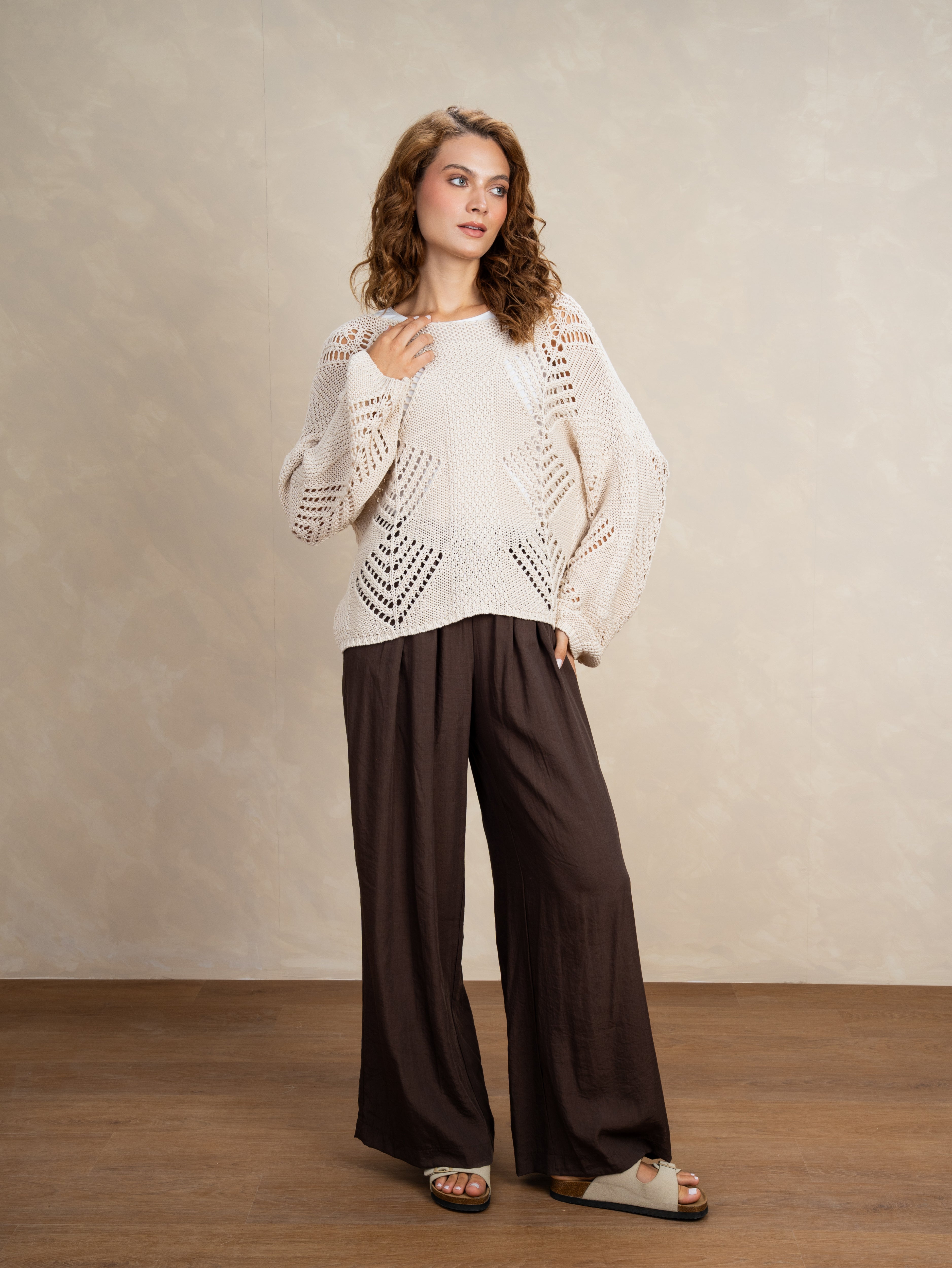 Knitwear Body With Cutout Triangle Pattern