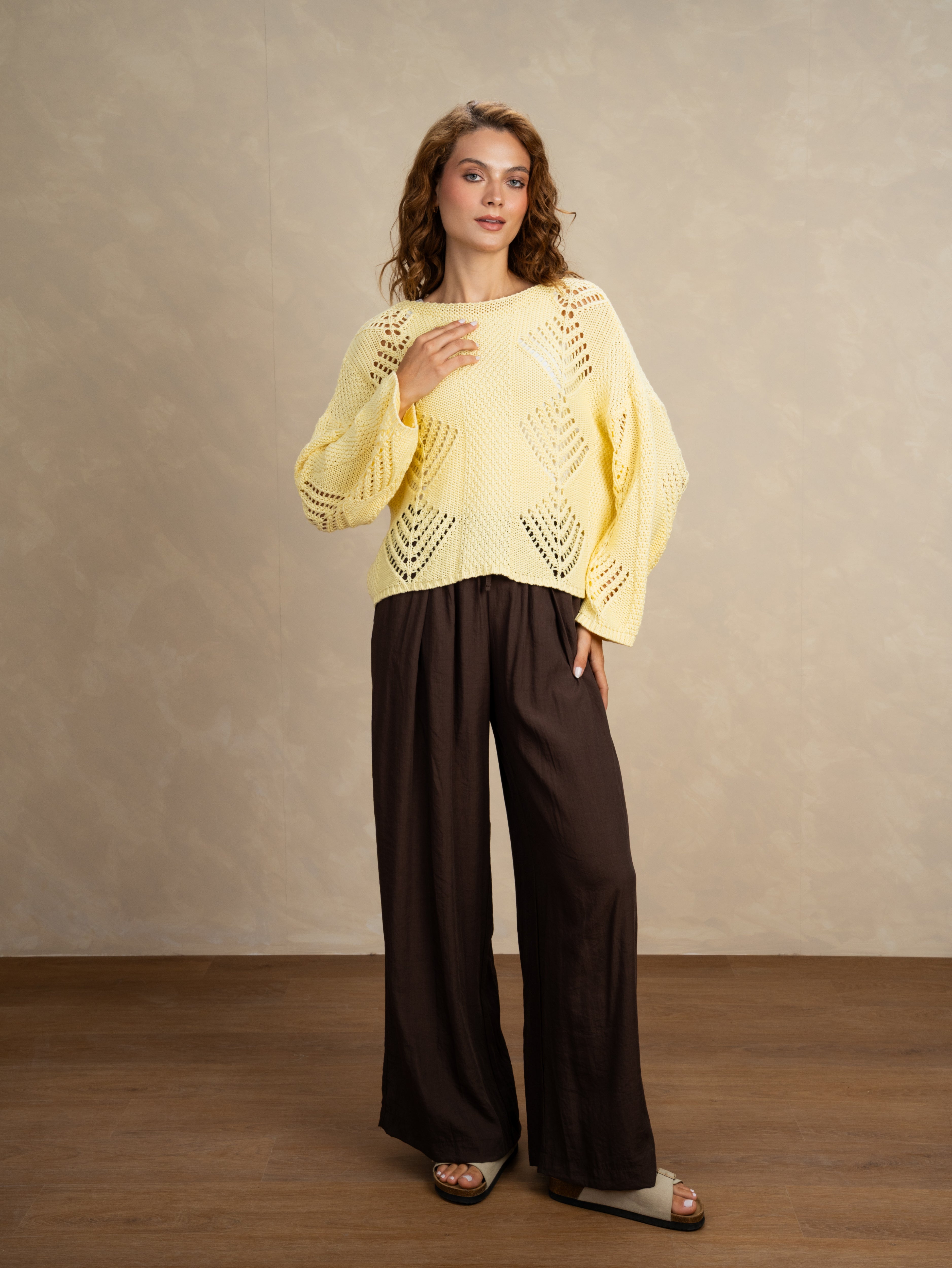 Knitwear Body With Cutout Triangle Pattern