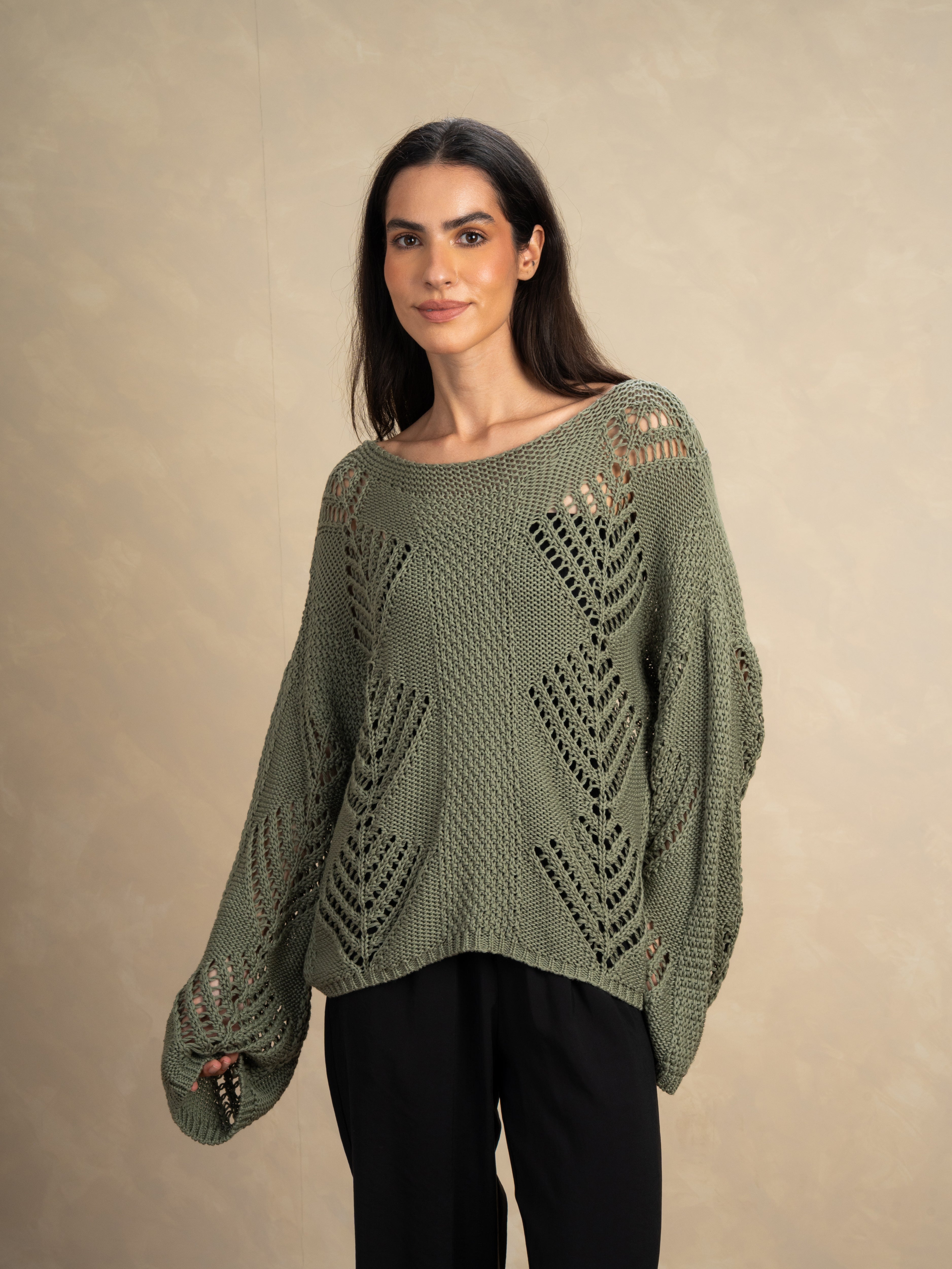 Knitwear Body With Cutout Triangle Pattern