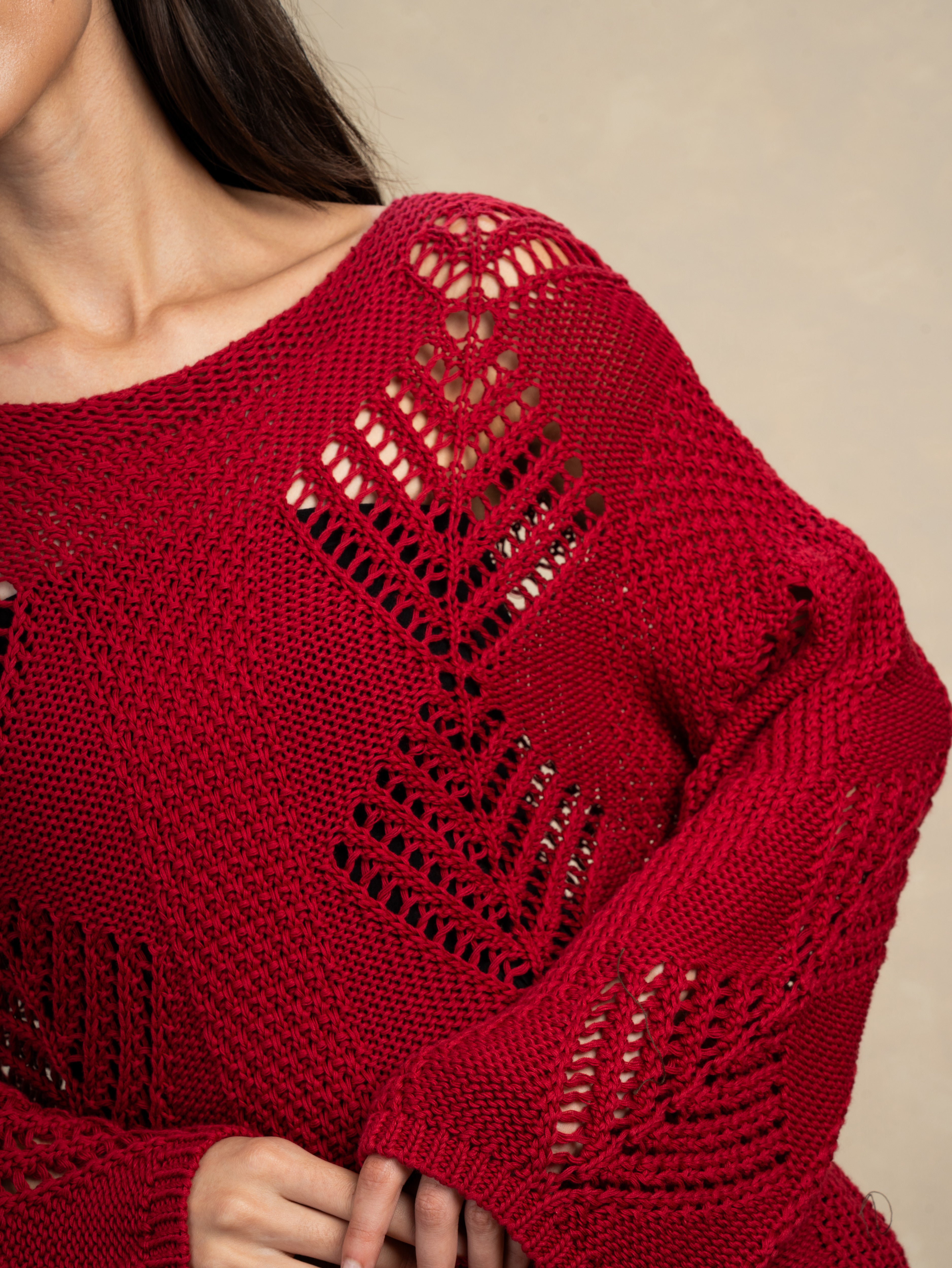 Knitwear Body With Cutout Triangle Pattern
