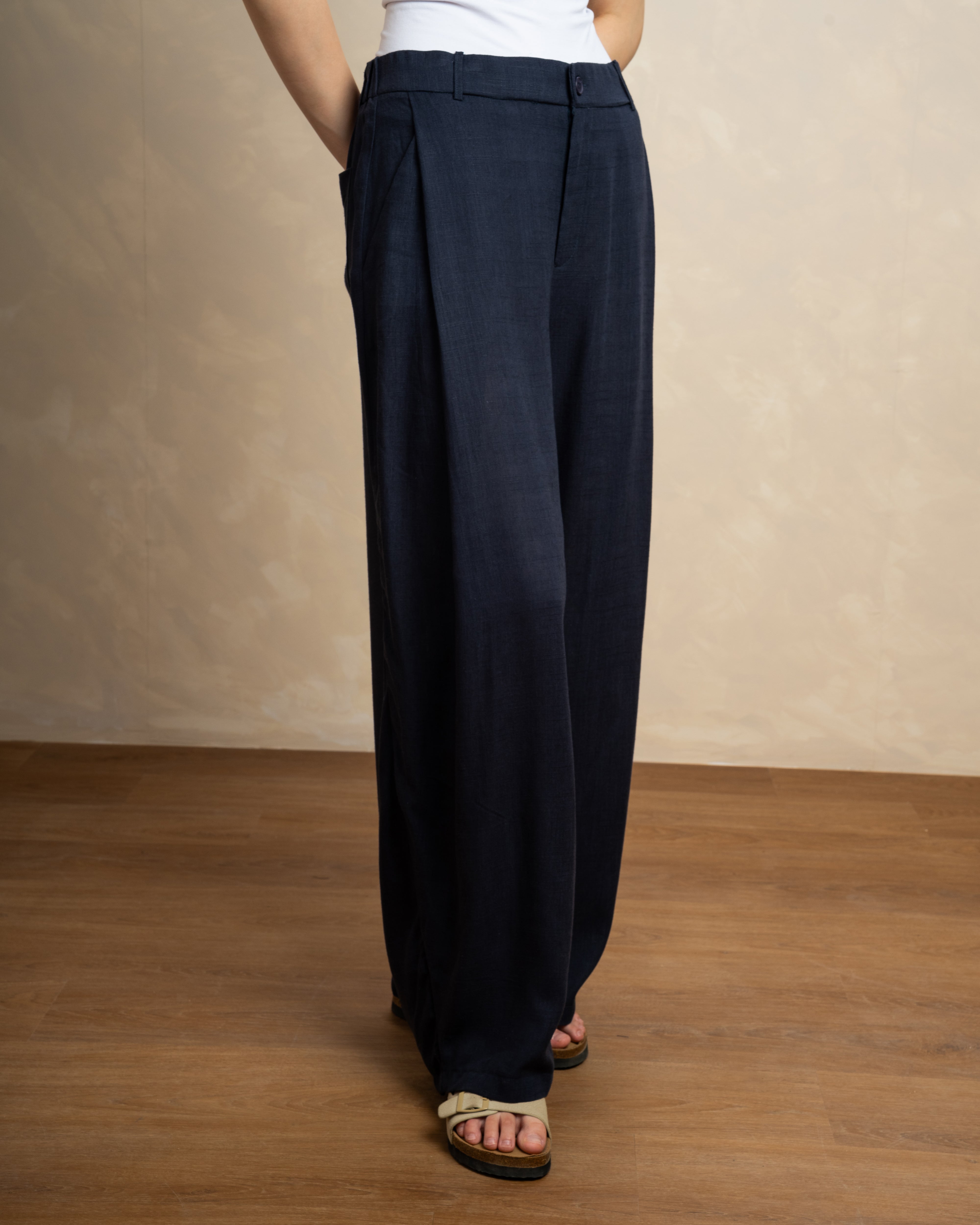 Plain Trouser With Single Button