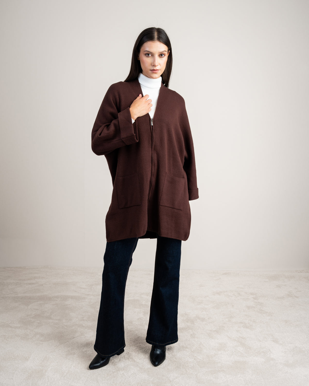 Long Knitwear Pullover - With Two Pockets