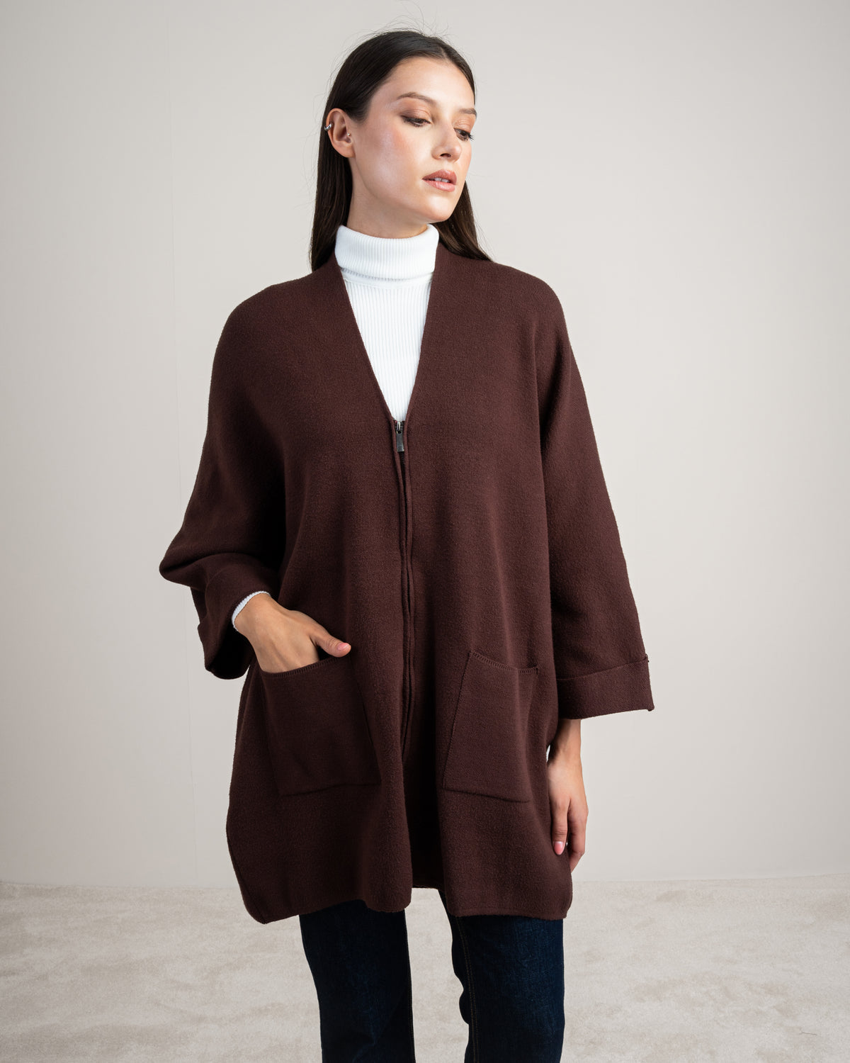 Long Knitwear Pullover - With Two Pockets