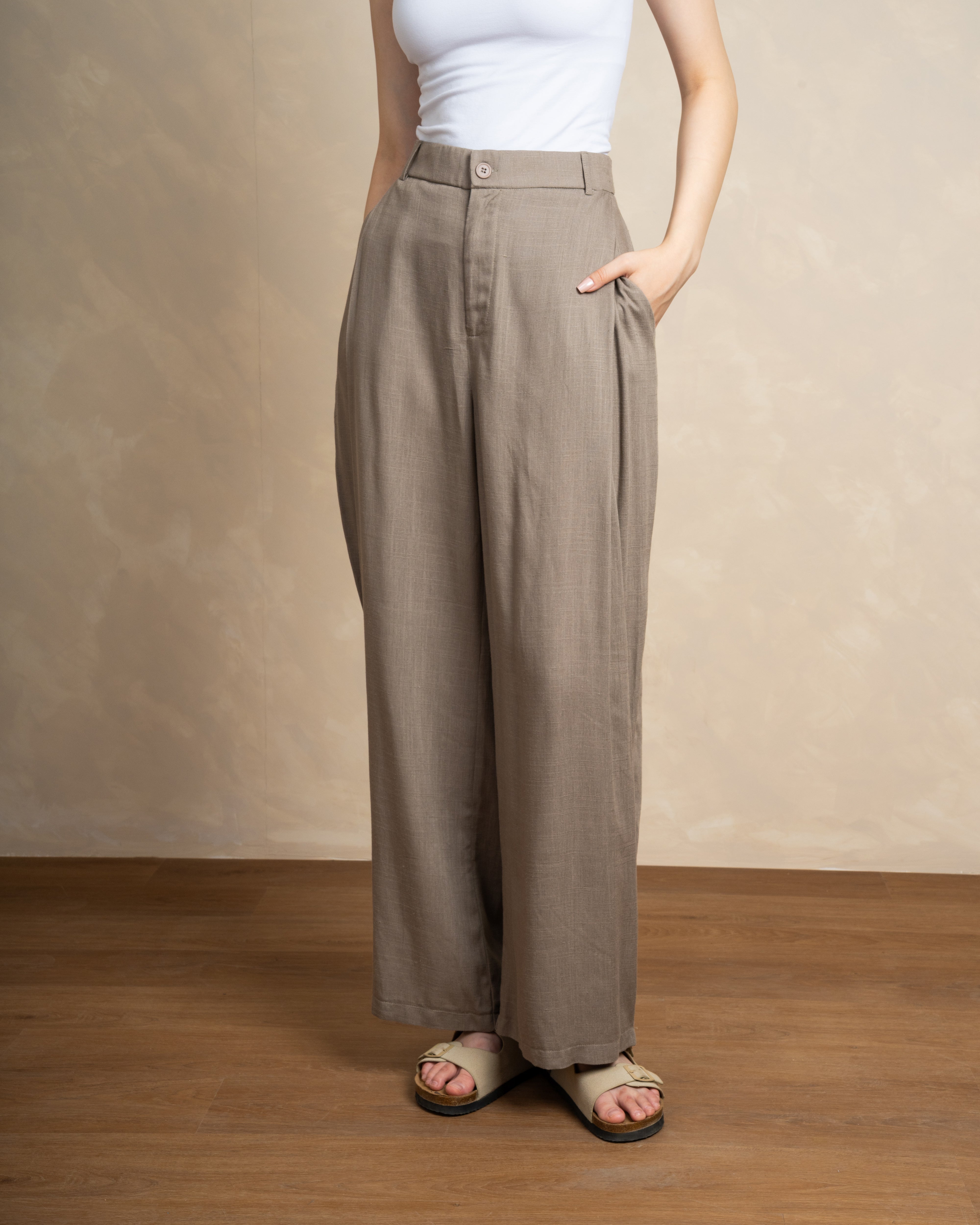 Plain Trouser With Single Button
