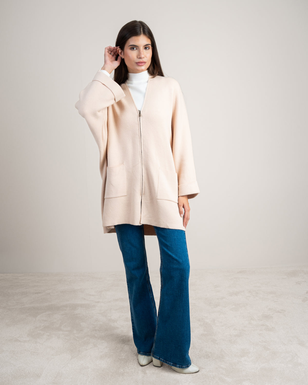 Long Knitwear Pullover - With Two Pockets