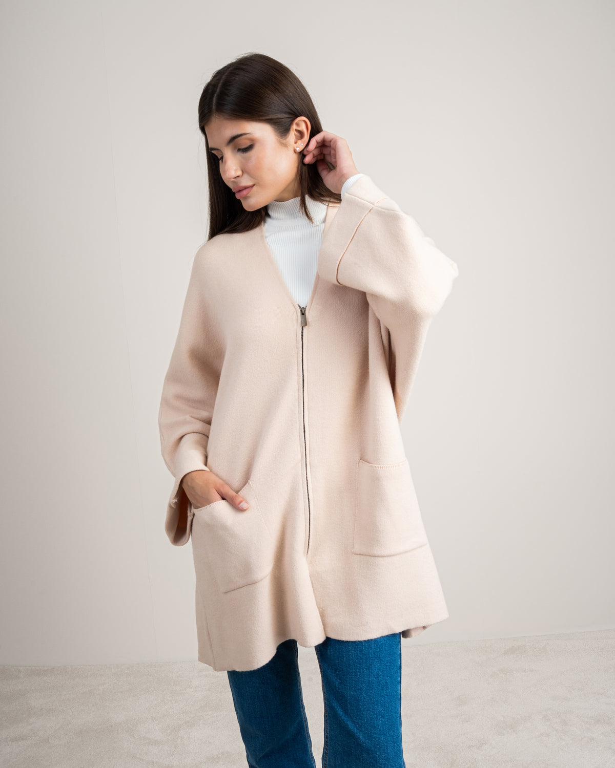 Long Knitwear Pullover - With Two Pockets