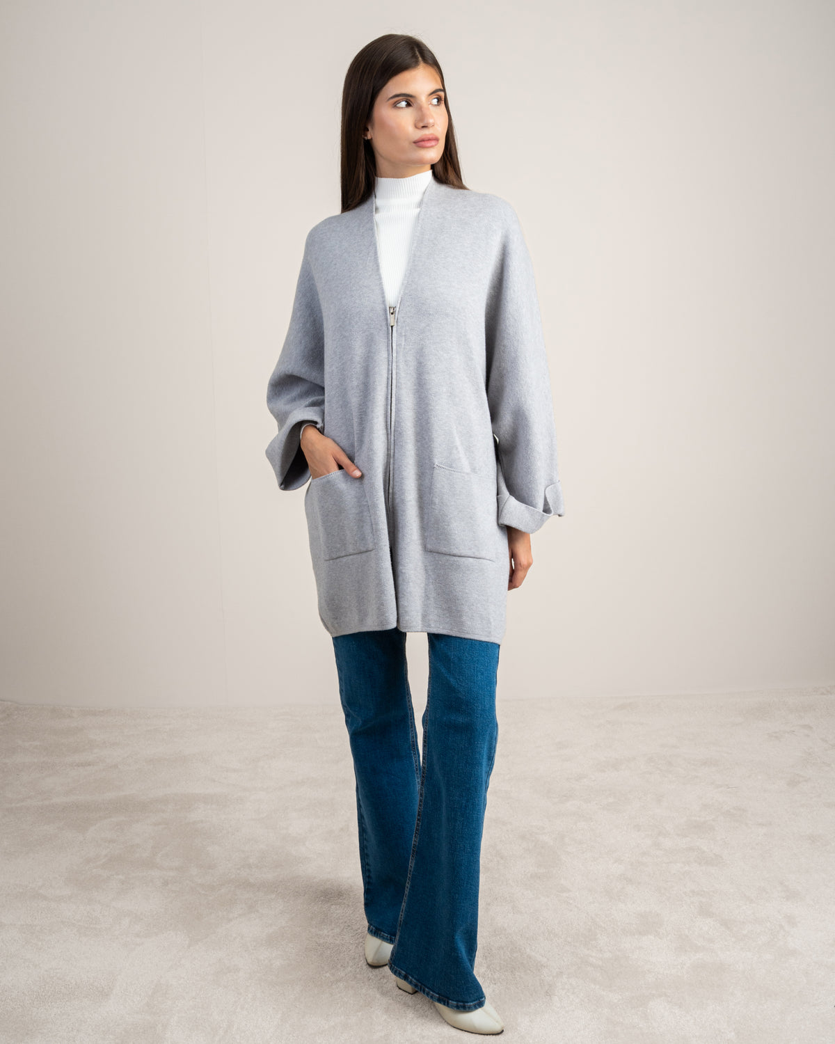 Long Knitwear Pullover - With Two Pockets