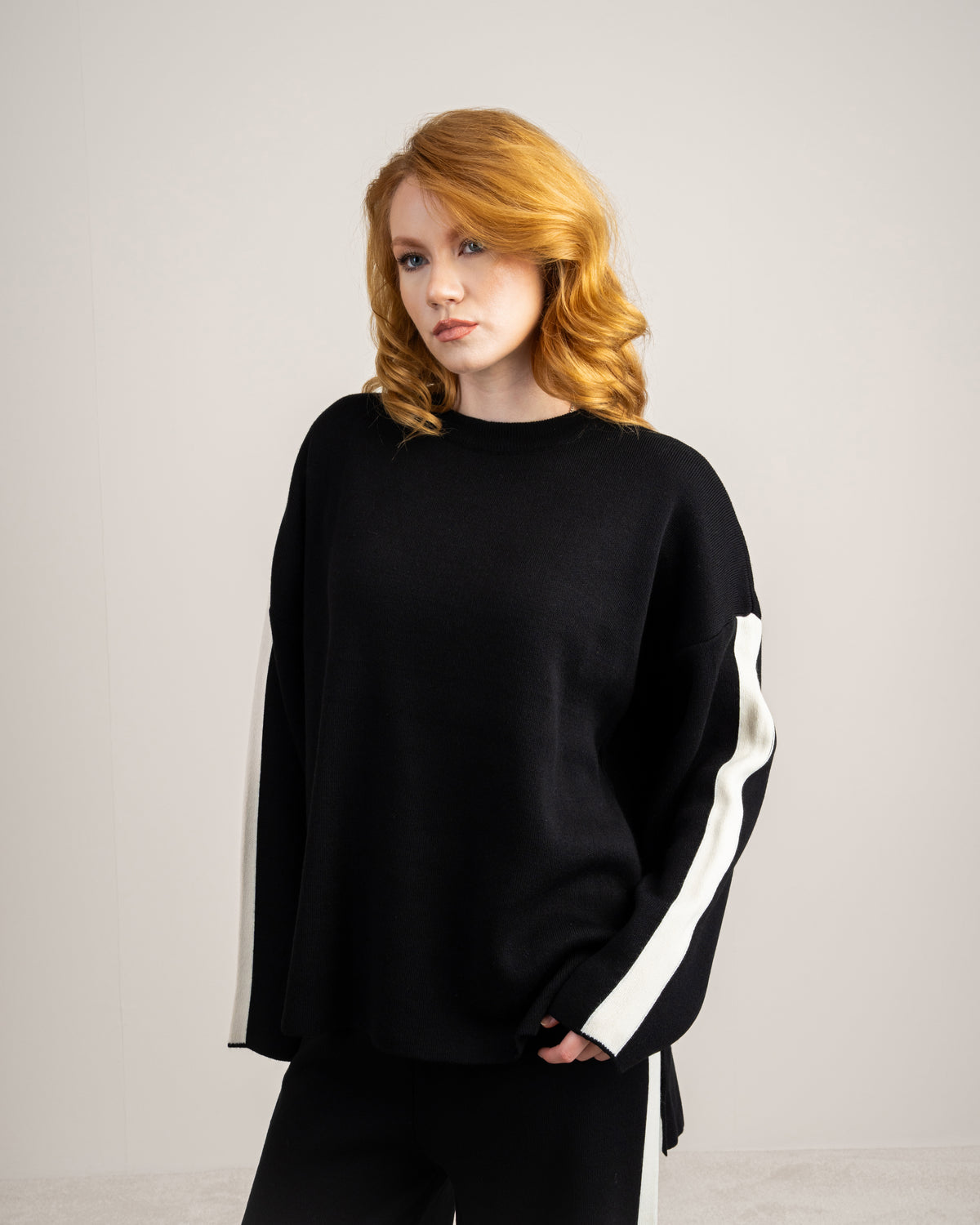 Knitwear Suit With Sleeve Stripe Detail
