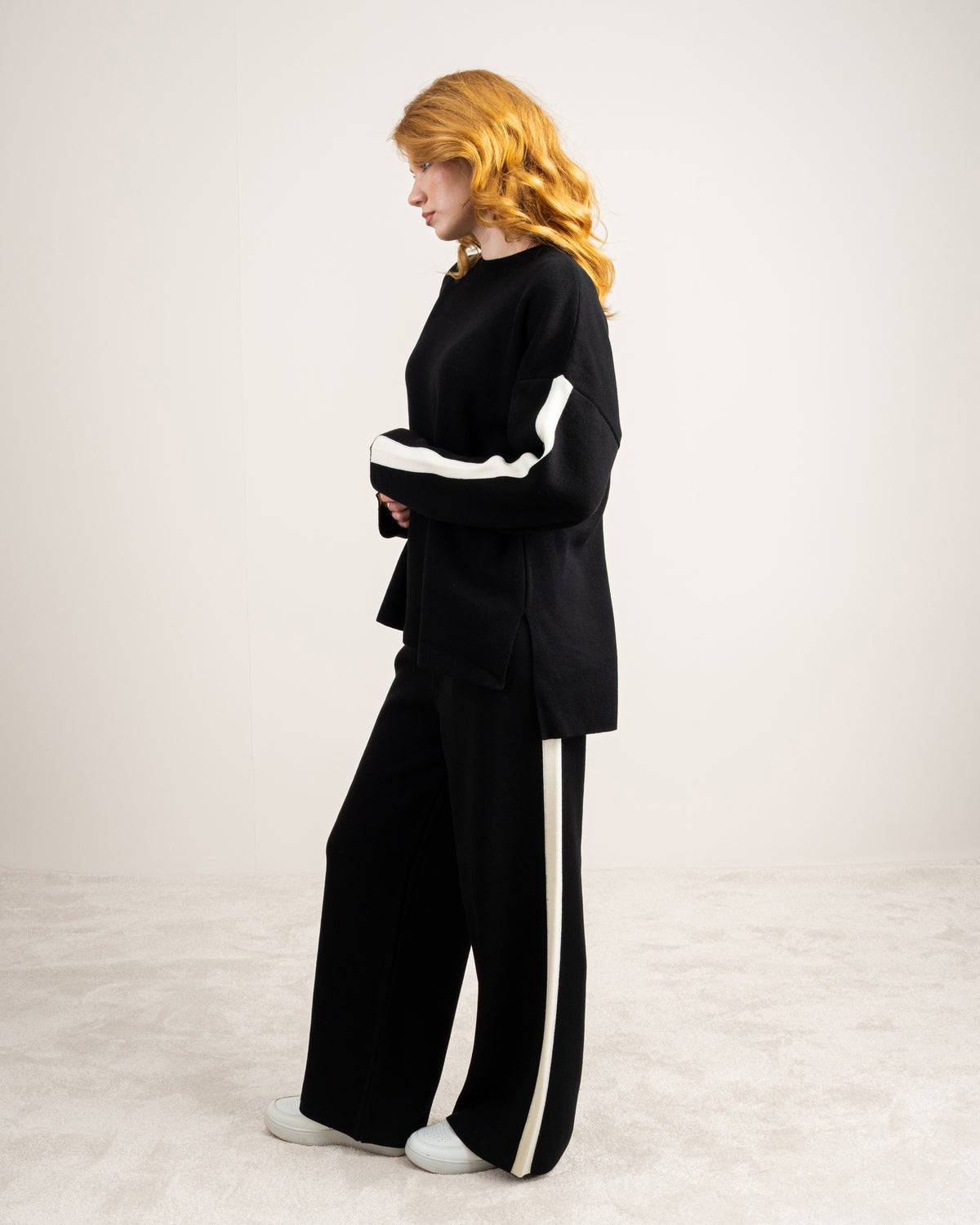 Knitwear Suit With Sleeve Stripe Detail