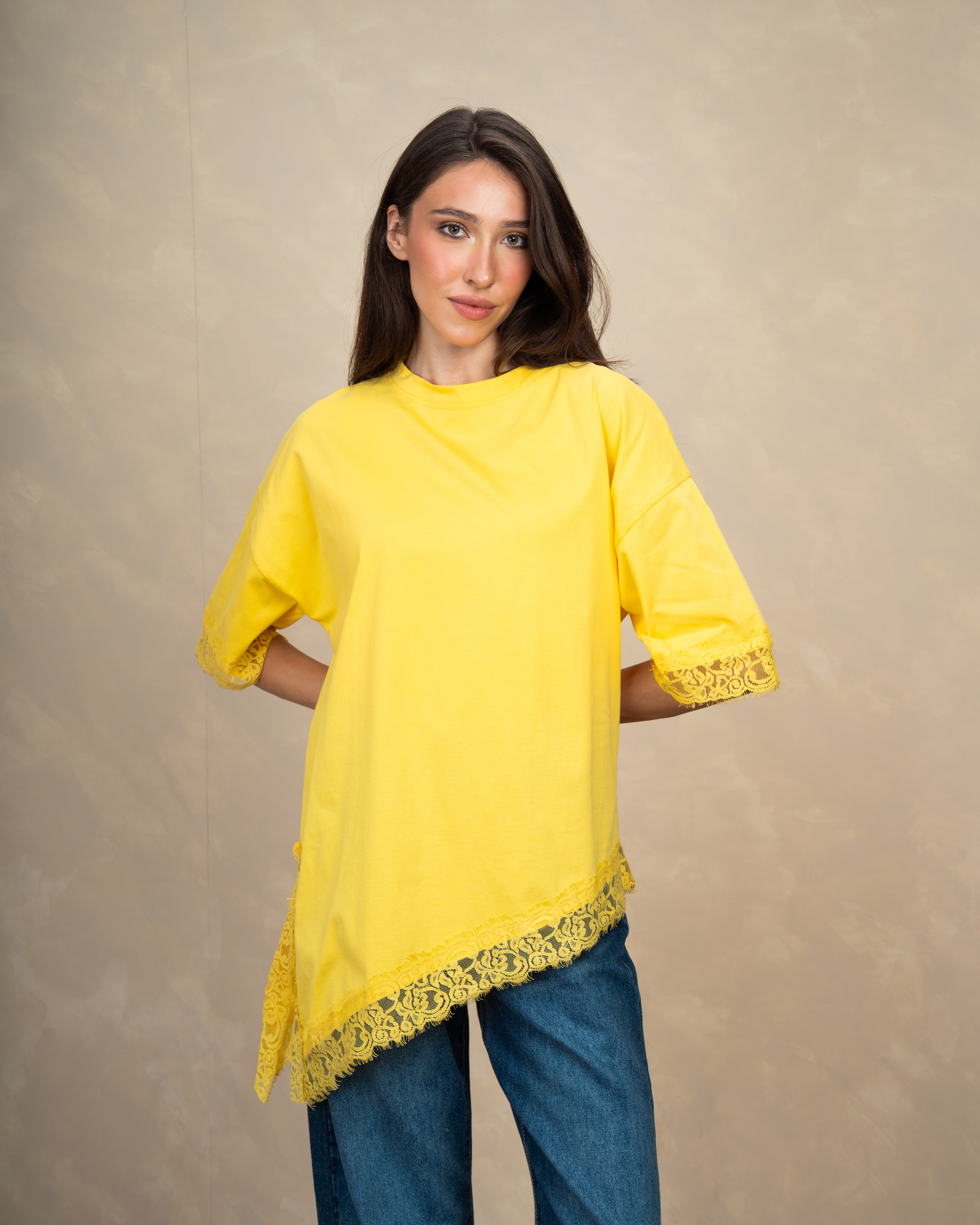 T-Shirt With Lace Waist And Cuffs