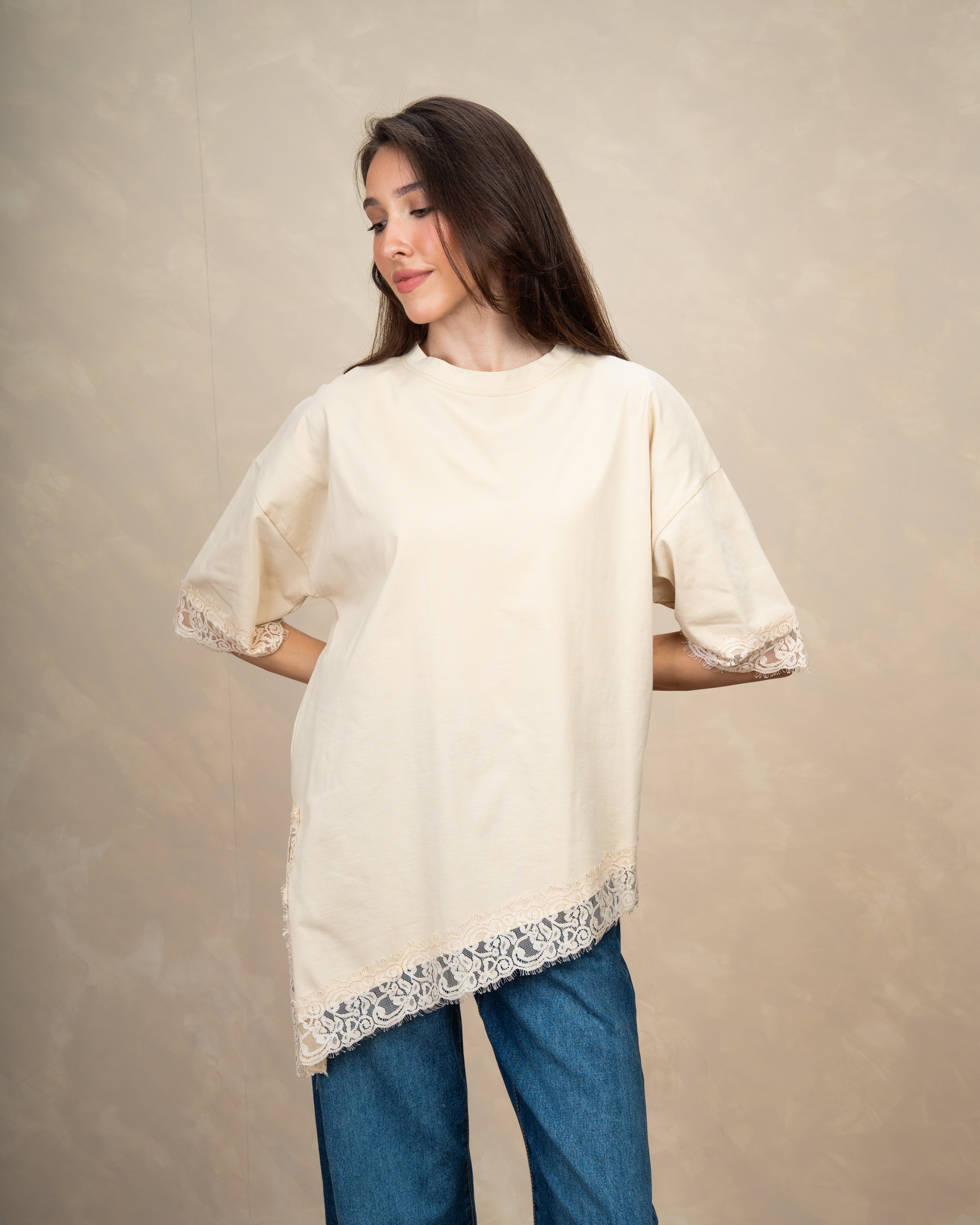 T-Shirt With Lace Waist And Cuffs
