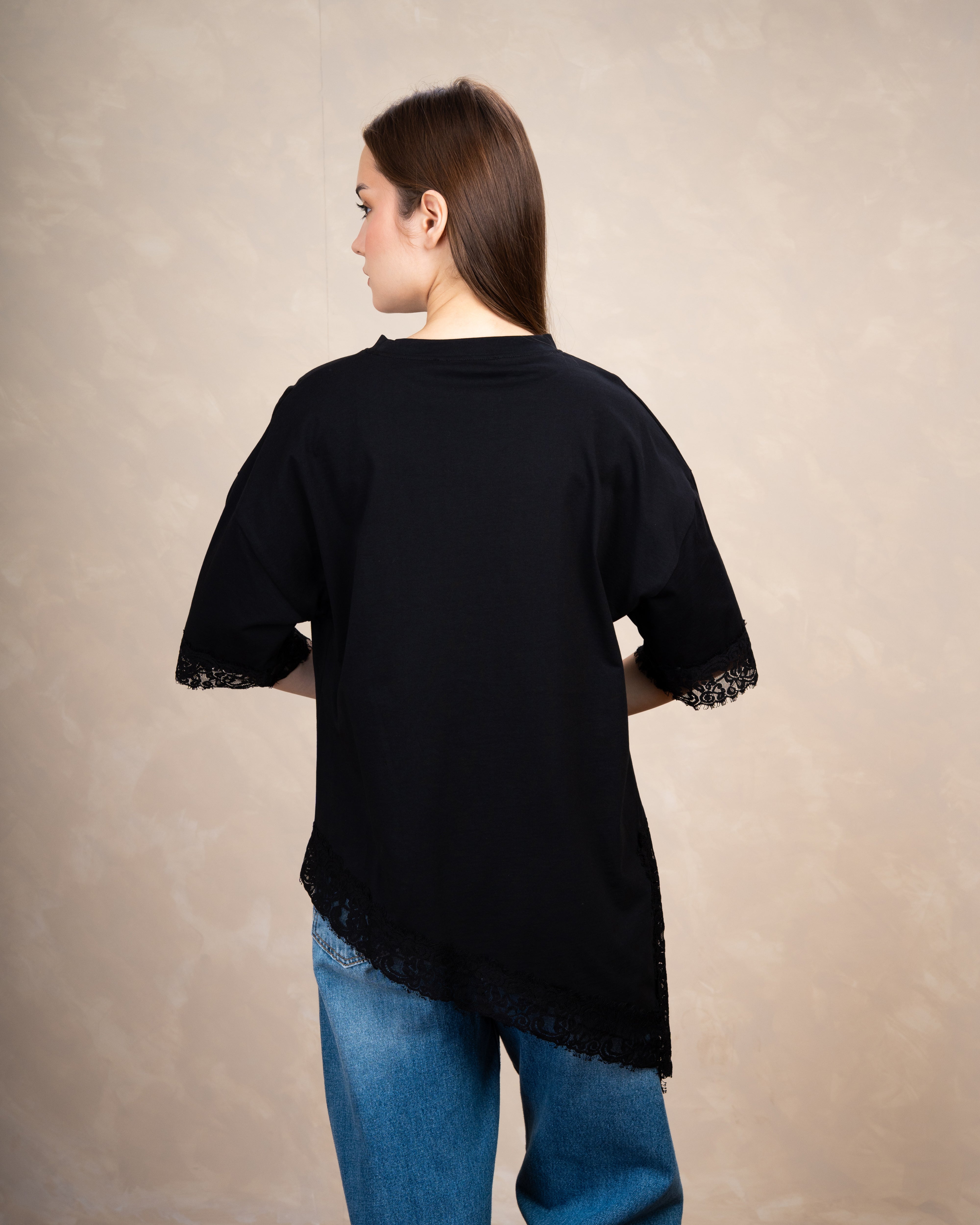 T-Shirt With Lace Waist And Cuffs
