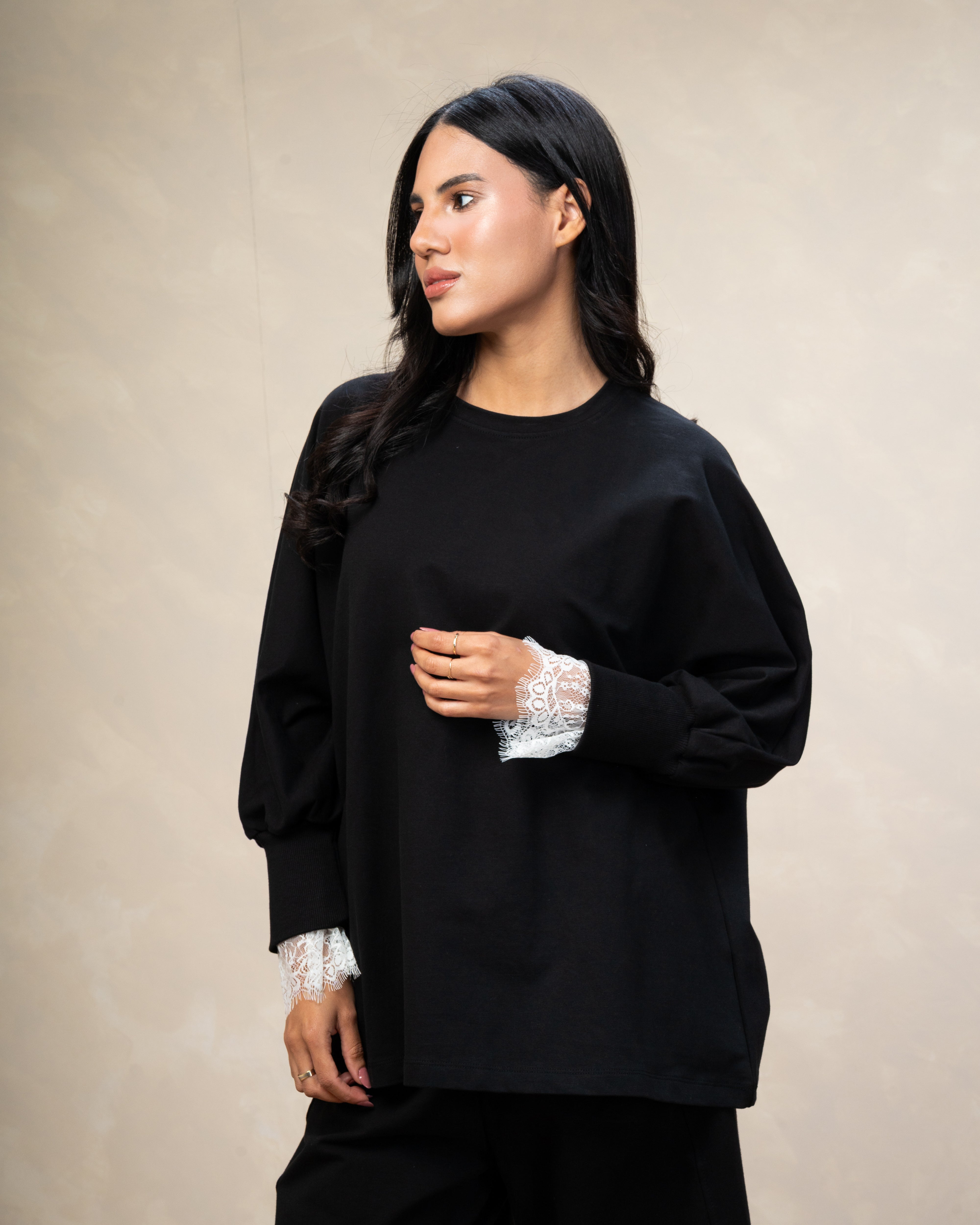 Sweatshirt With Lace Sleeves