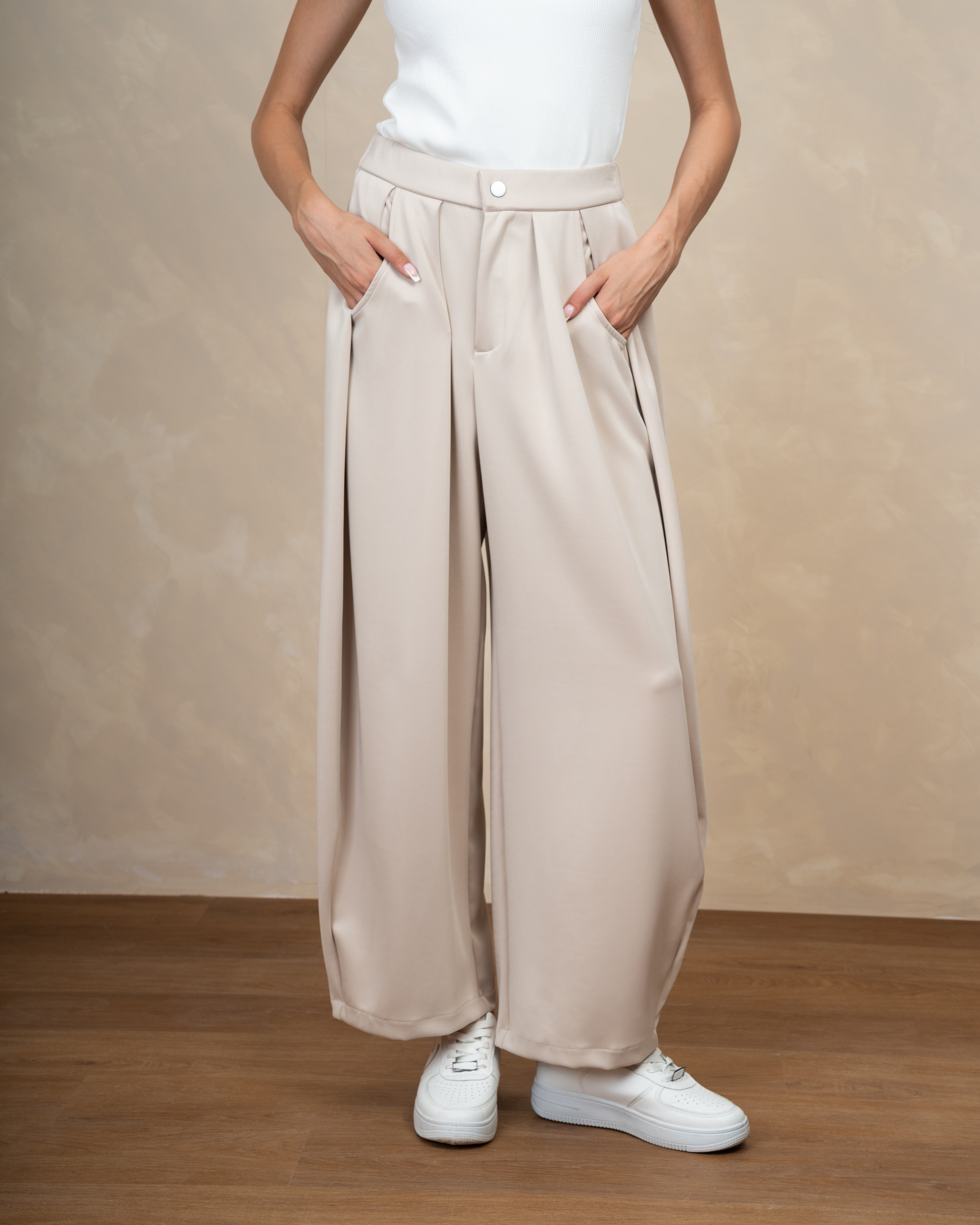 Minimal Formal Trouser With Single Button