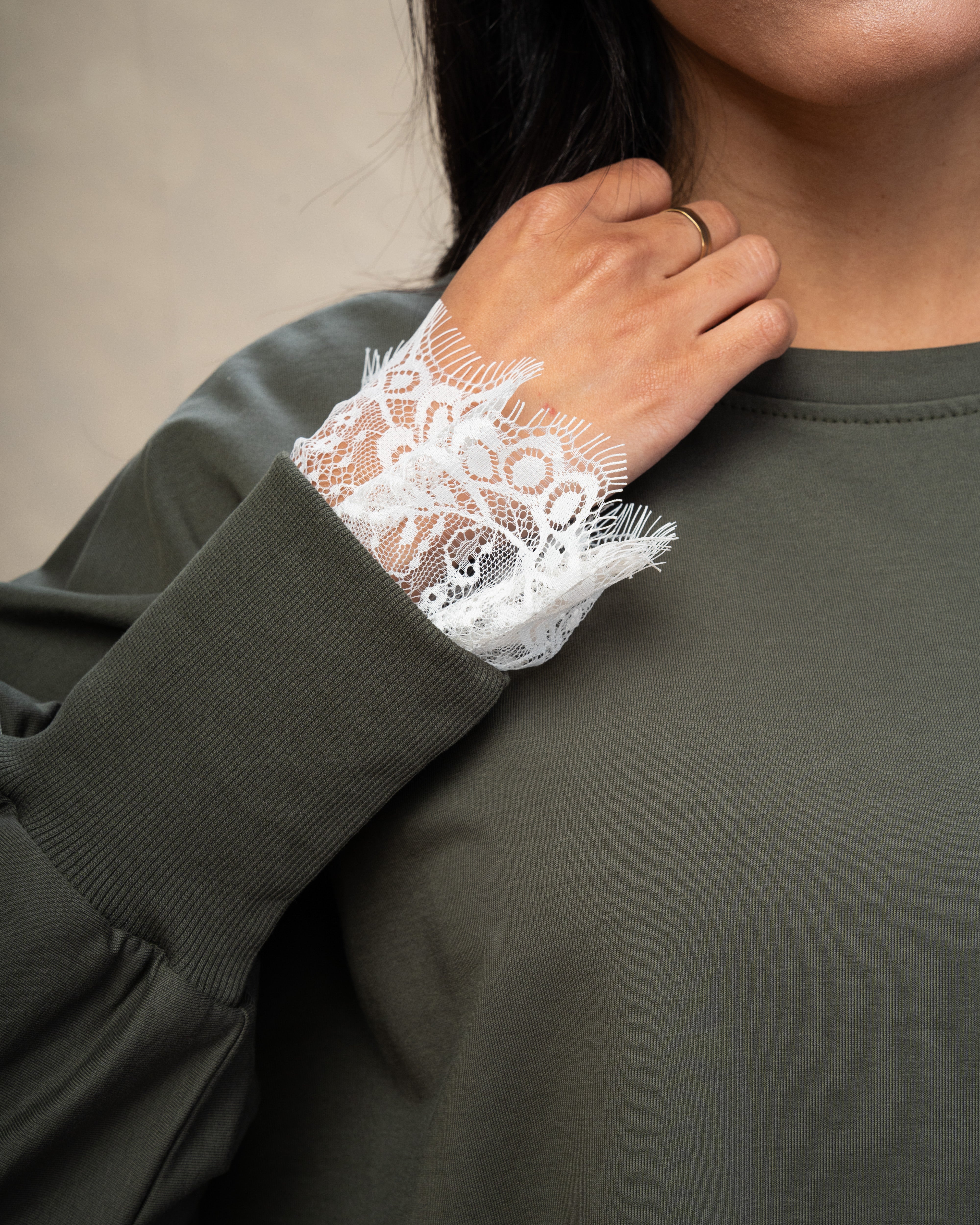 Sweatshirt With Lace Sleeves