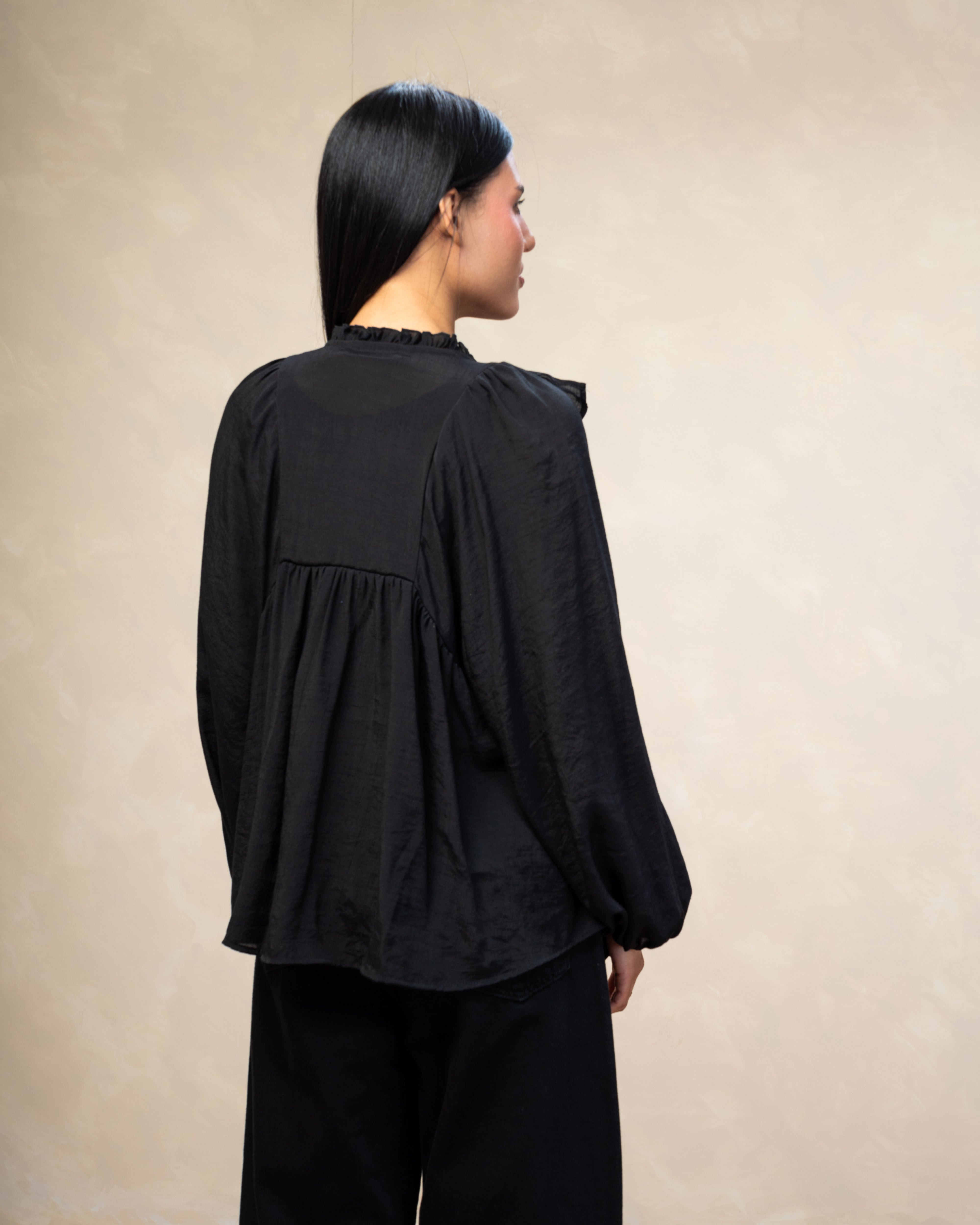 Minimal Tie Blouse