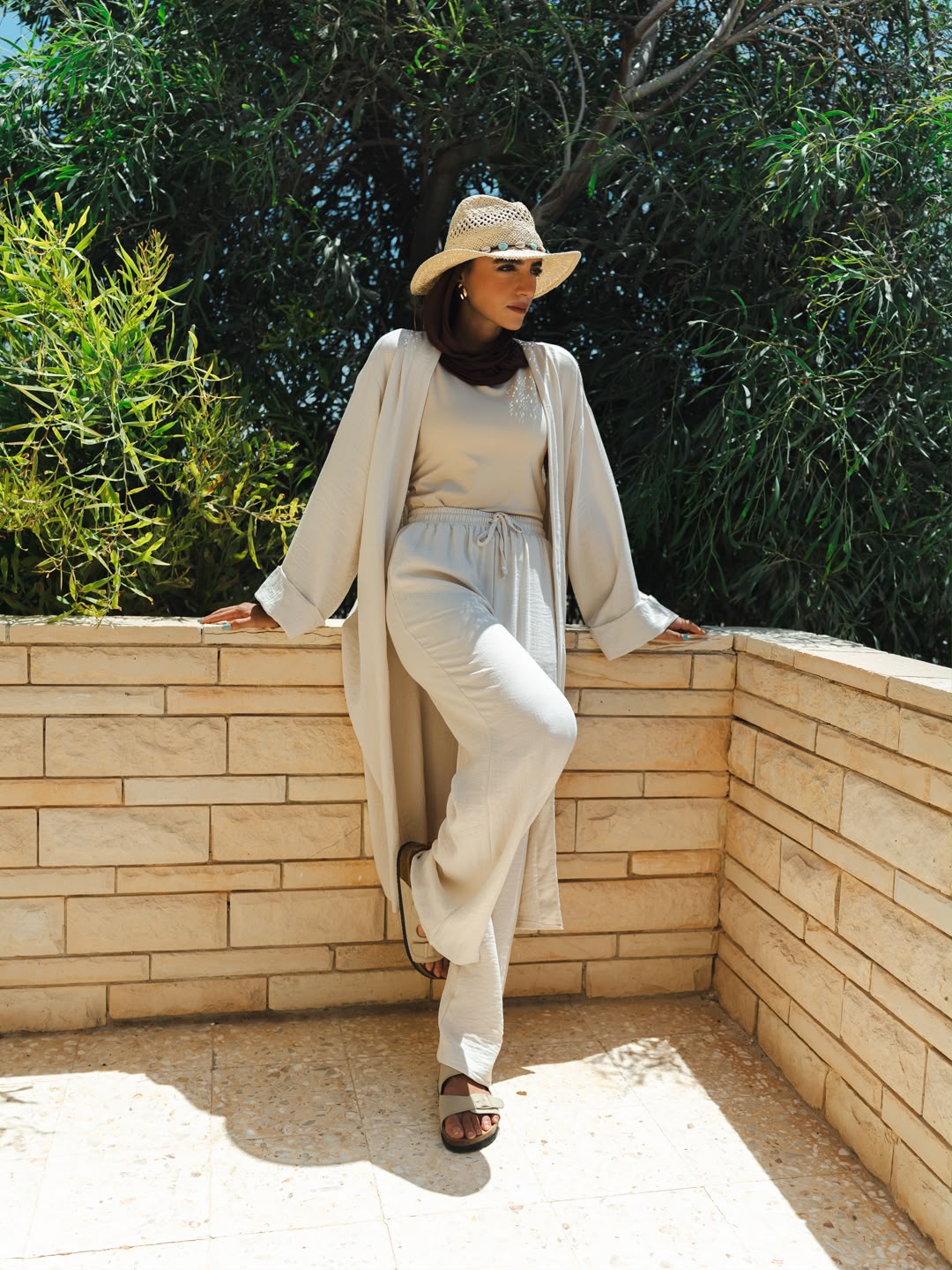 Plain wide-leg trousers